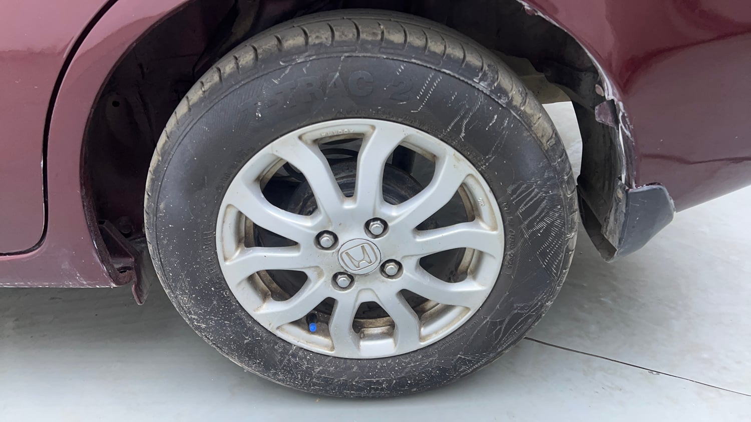 Used 2013 Honda Amaze 1.2 VX i-VTEC Petrol Manual tyres LEFT REAR TYRE RIM VIEW