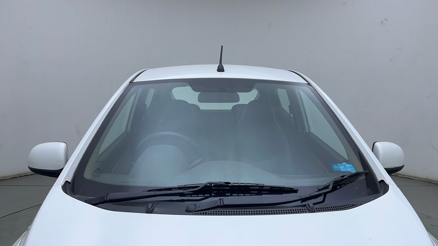 Used 2013 Hyundai Eon Sportz Petrol Manual exterior FRONT WINDSHIELD VIEW