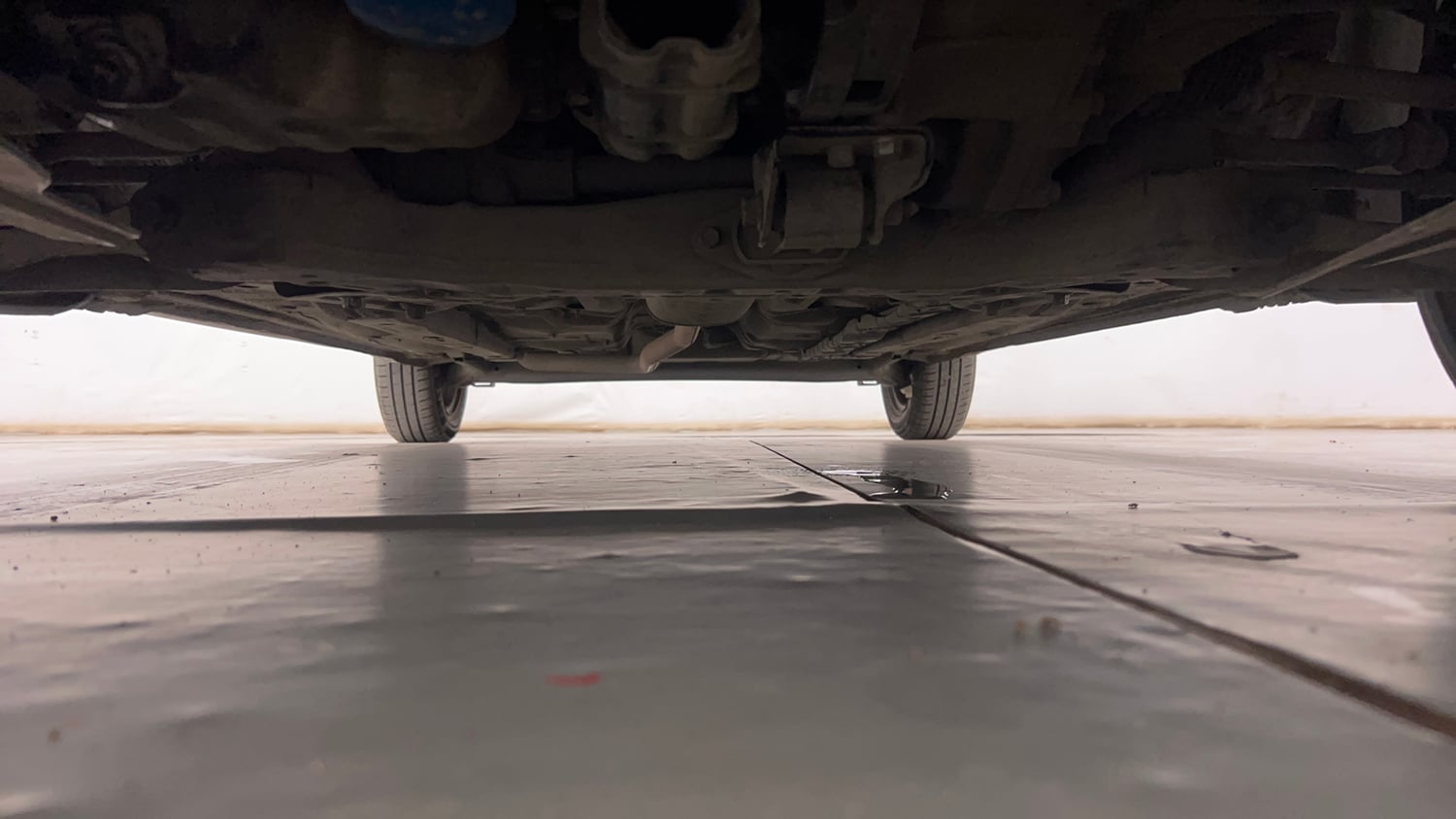 Used 2015 Hyundai Grand i10 Sportz 1.2 Kappa VTVT Petrol Manual extra FRONT LEFT UNDERBODY VIEW