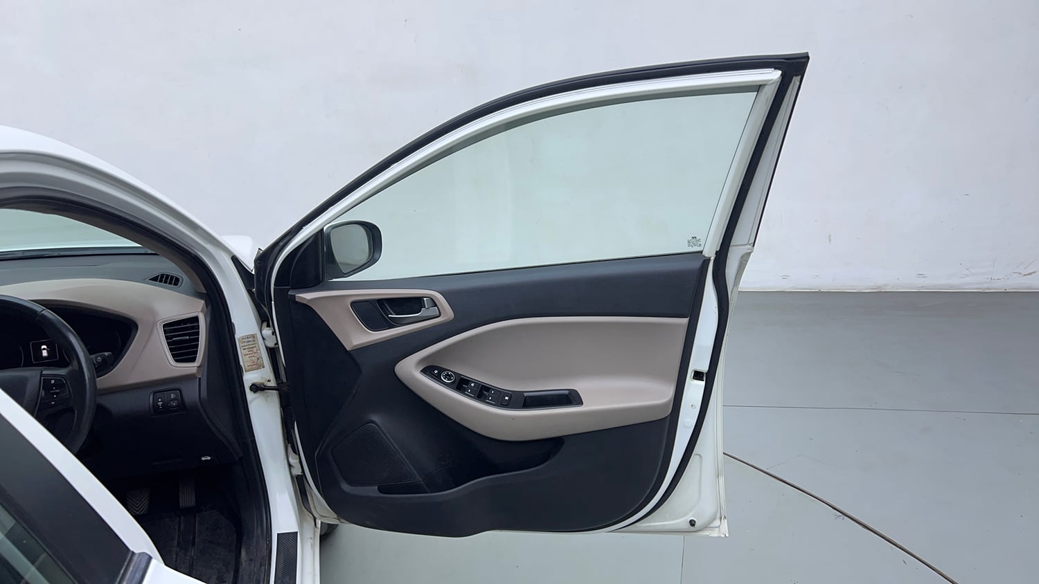 Used 2017 Hyundai Elite i20 Asta 1.2 (O) Petrol Manual interior RIGHT FRONT DOOR OPEN VIEW