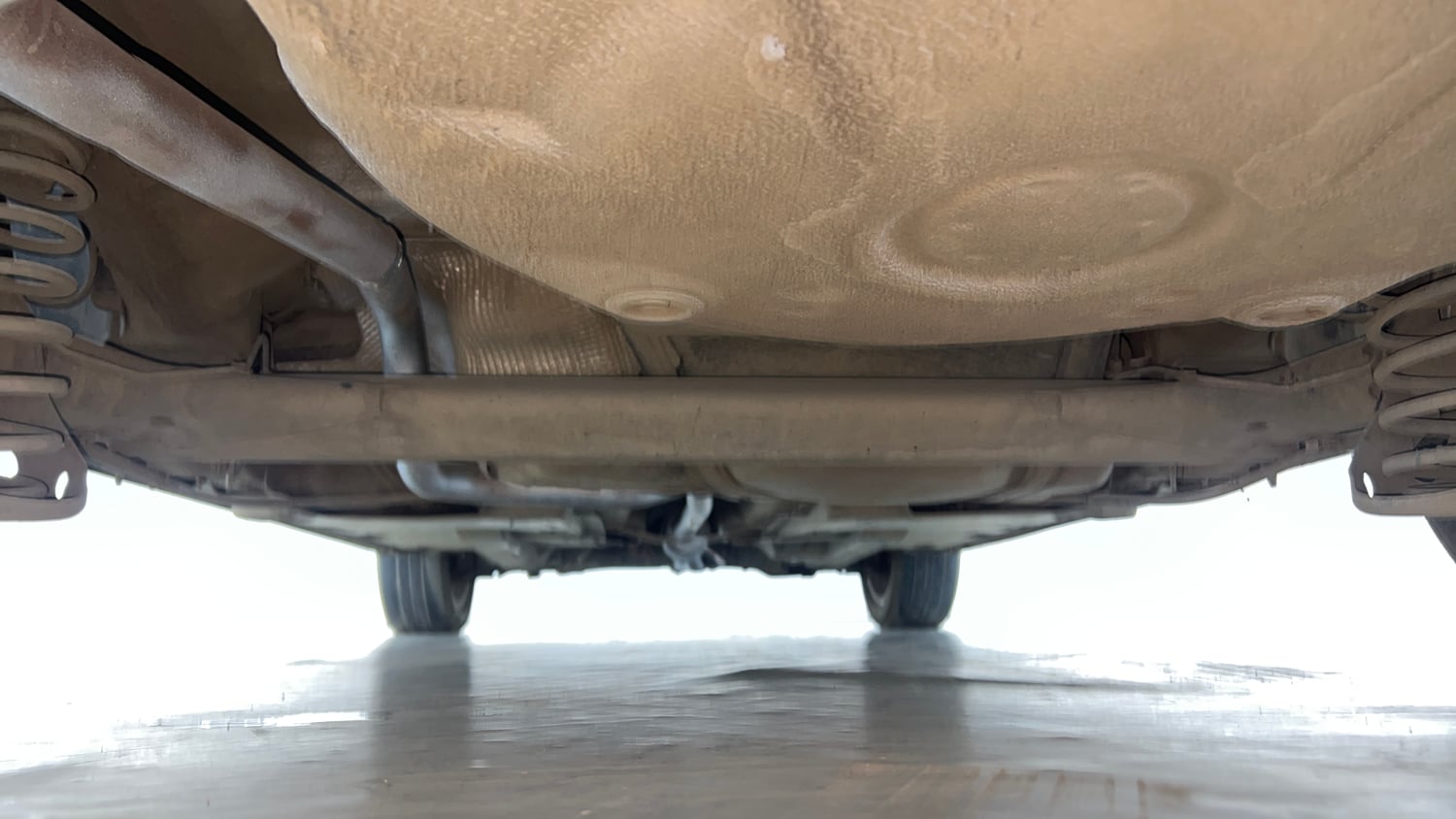 Used 2014 Skoda Rapid 1.6 MPI Elegance Petrol Manual extra REAR UNDERBODY VIEW (TAKEN FROM REAR)