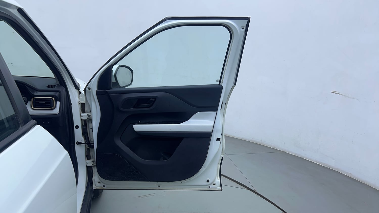 Used 2021 Tata Punch Accomplished Dazzle Pack MT Petrol Manual interior RIGHT FRONT DOOR OPEN VIEW