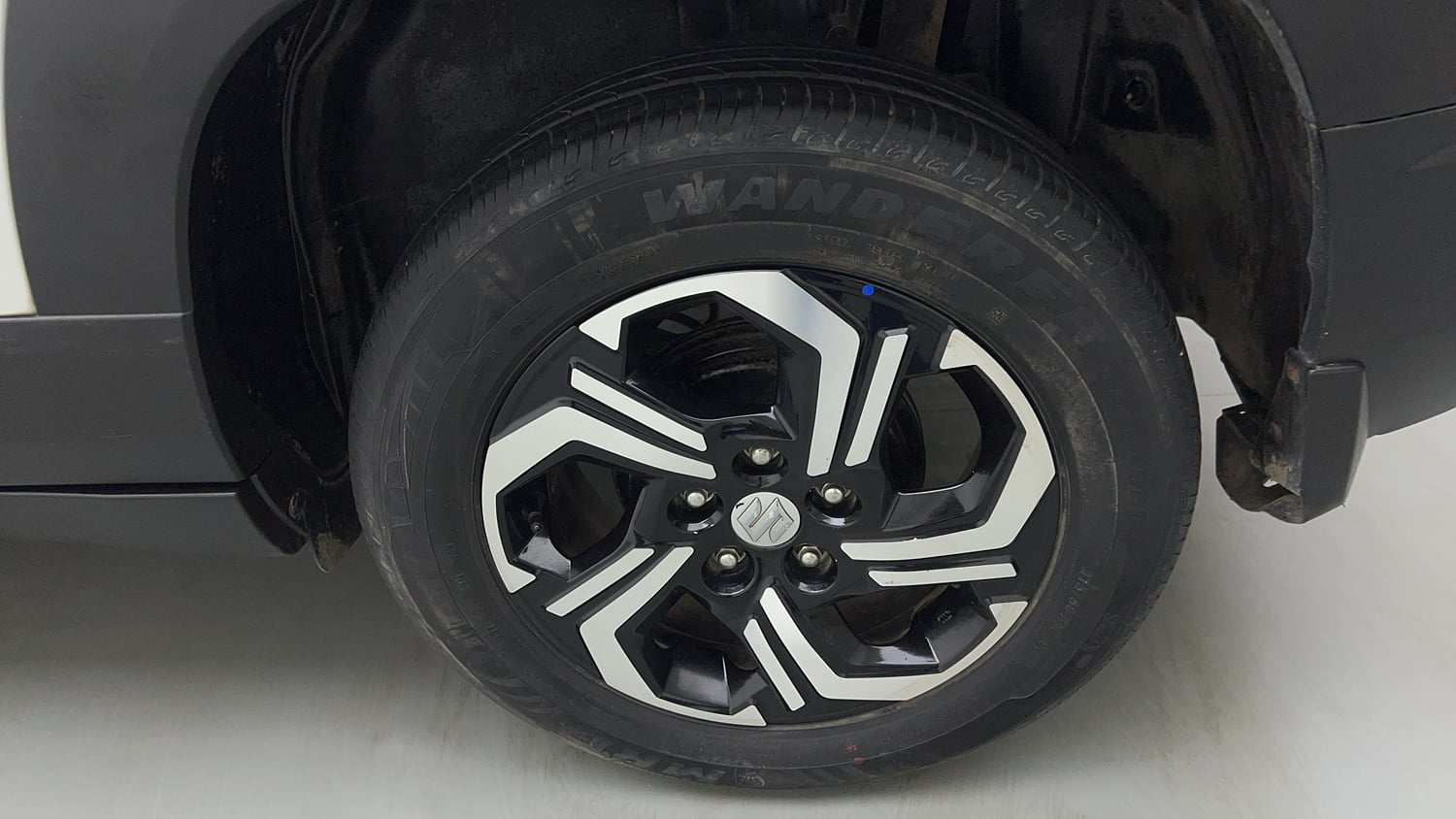 Used 2022 Maruti Suzuki Brezza ZXi Petrol Manual tyres LEFT REAR TYRE RIM VIEW