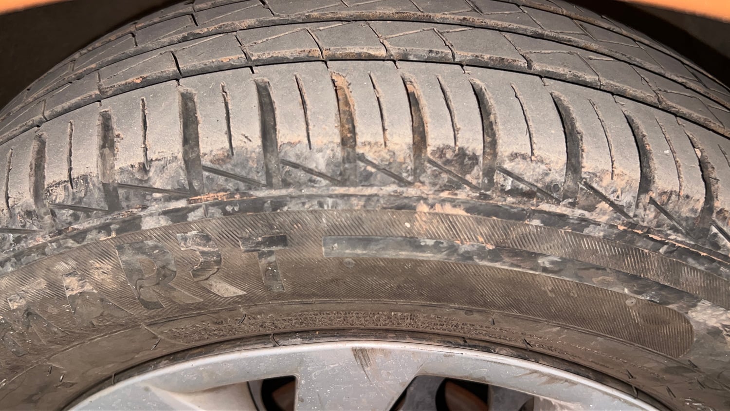 Used 2015 Hyundai Grand i10 Sportz 1.2 Kappa VTVT Petrol Manual tyres RIGHT FRONT TYRE TREAD VIEW