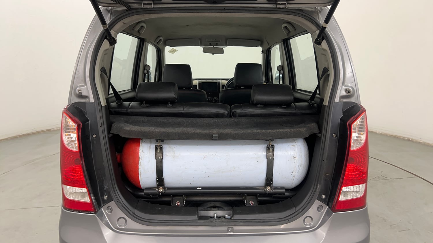 Used 2017 Maruti Suzuki Wagon R LXI CNG Cng Manual interior DICKY INSIDE VIEW