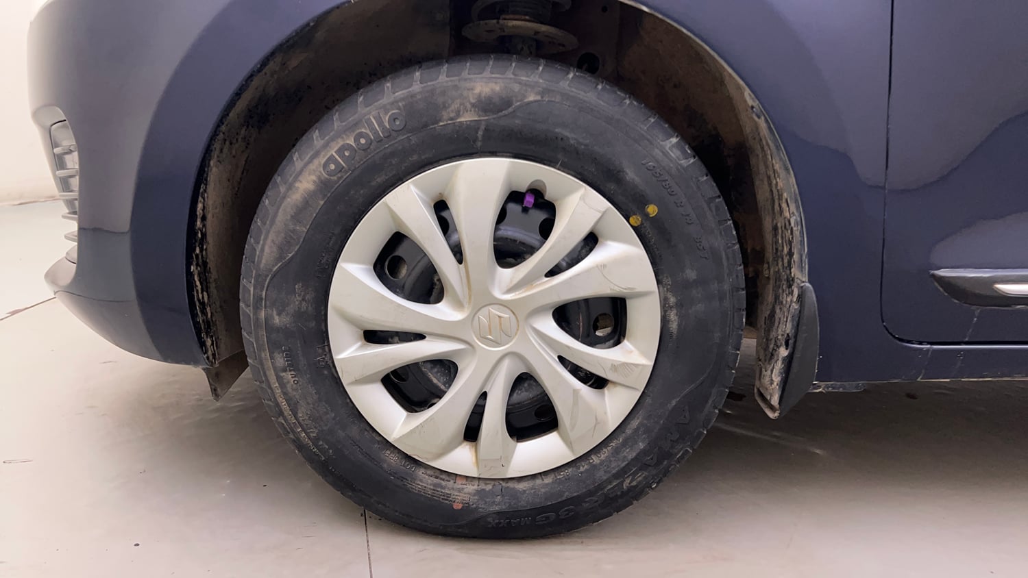 Used 2019 Maruti Suzuki Swift VXi AMT Petrol Automatic tyres LEFT FRONT TYRE RIM VIEW