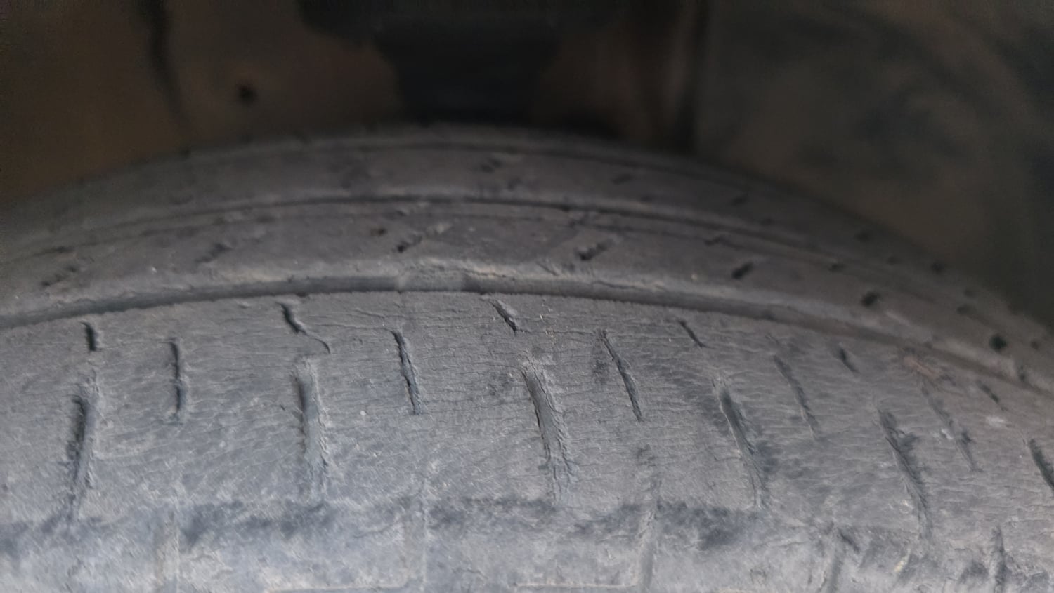 Used 2019 Maruti Suzuki Ignis Alpha 1.2 AMT Petrol Automatic tyres RIGHT FRONT TYRE TREAD VIEW
