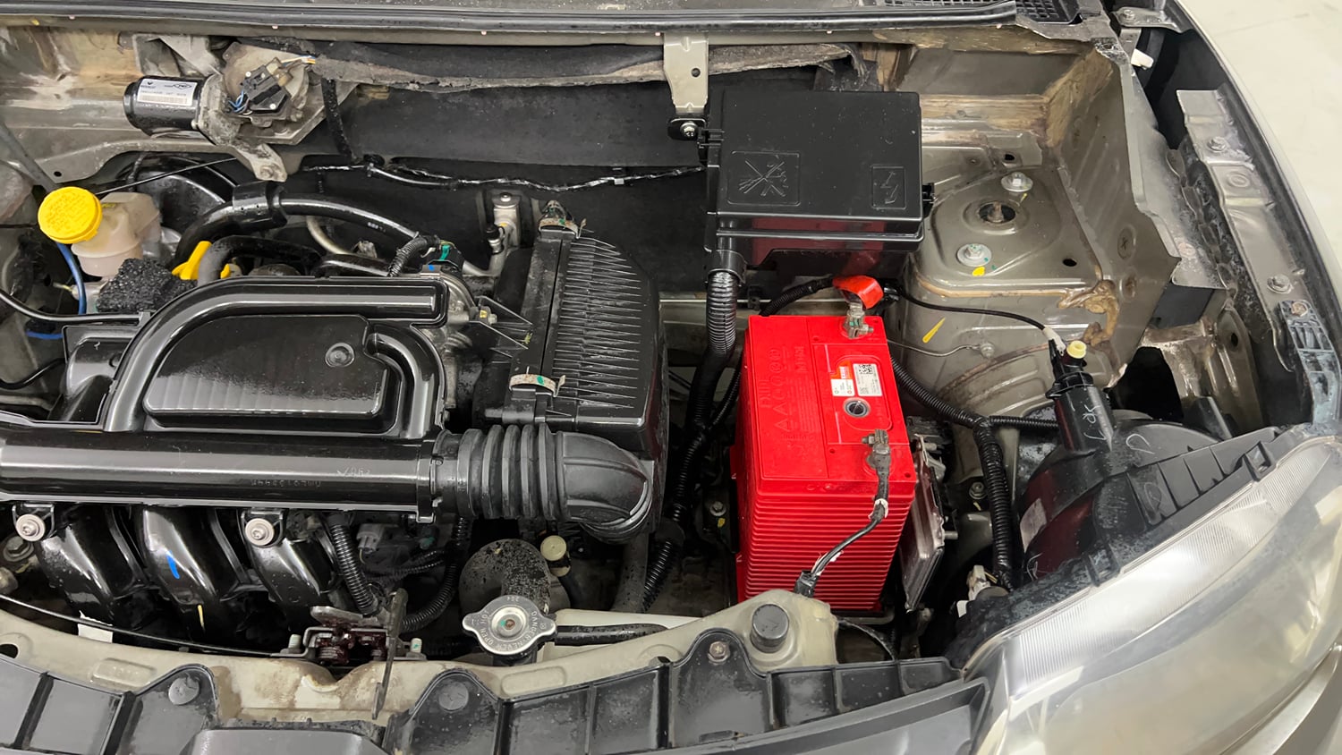 Used 2016 Renault Kwid RXT Petrol Manual engine ENGINE LEFT SIDE VIEW