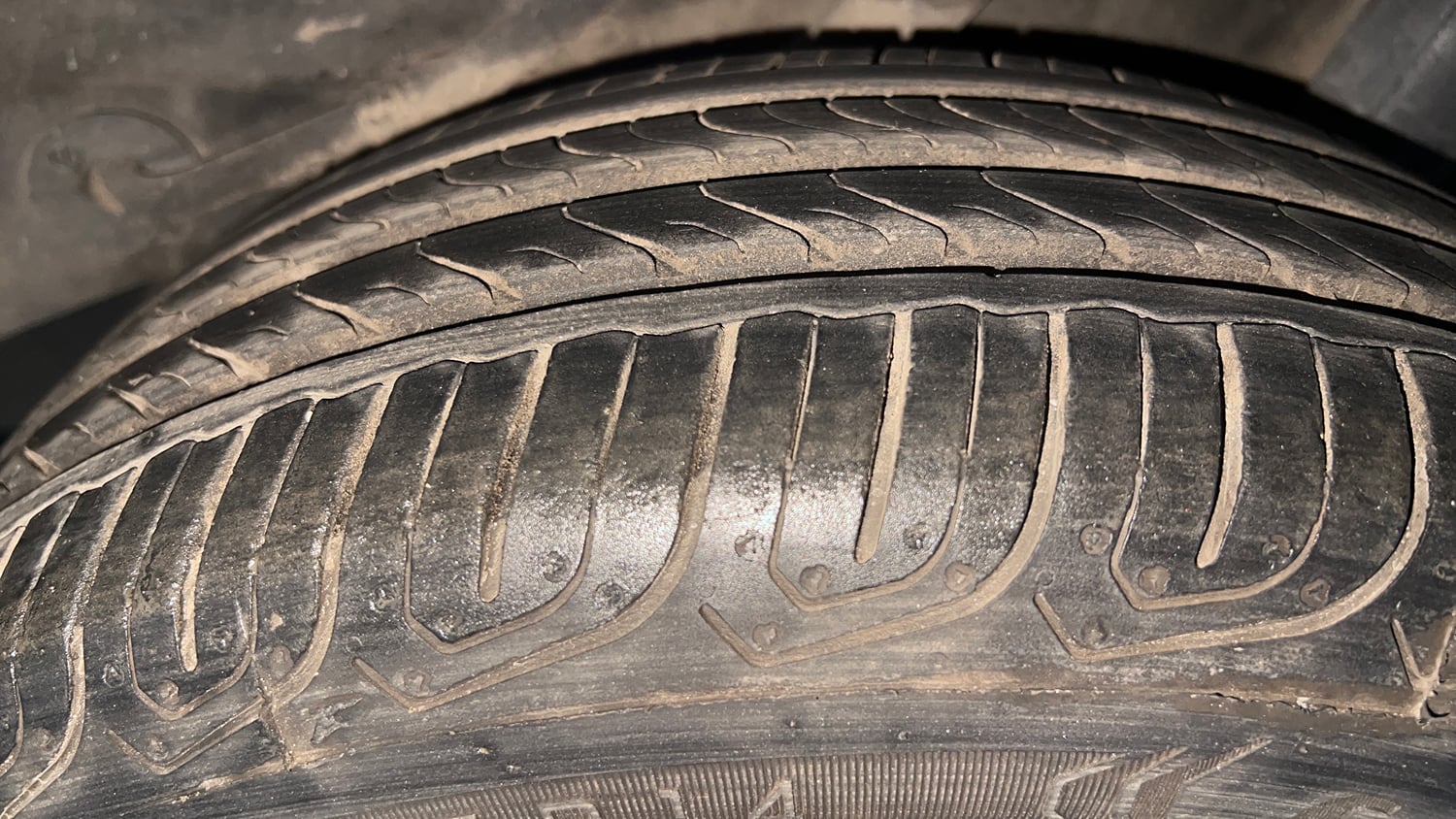 Used 2016 Honda Amaze 1.2 S AT i-VTEC Petrol Automatic tyres LEFT REAR TYRE TREAD VIEW