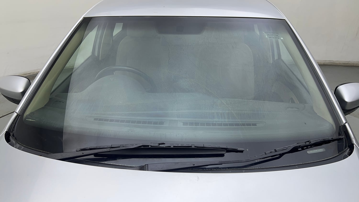 Used 2014 Volkswagen Polo Highline1.2L (P) Petrol Manual exterior FRONT WINDSHIELD VIEW