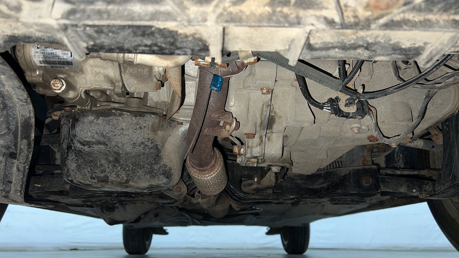 Used 2014 Volkswagen Polo Highline1.2L (P) Petrol Manual extra FRONT LEFT UNDERBODY VIEW
