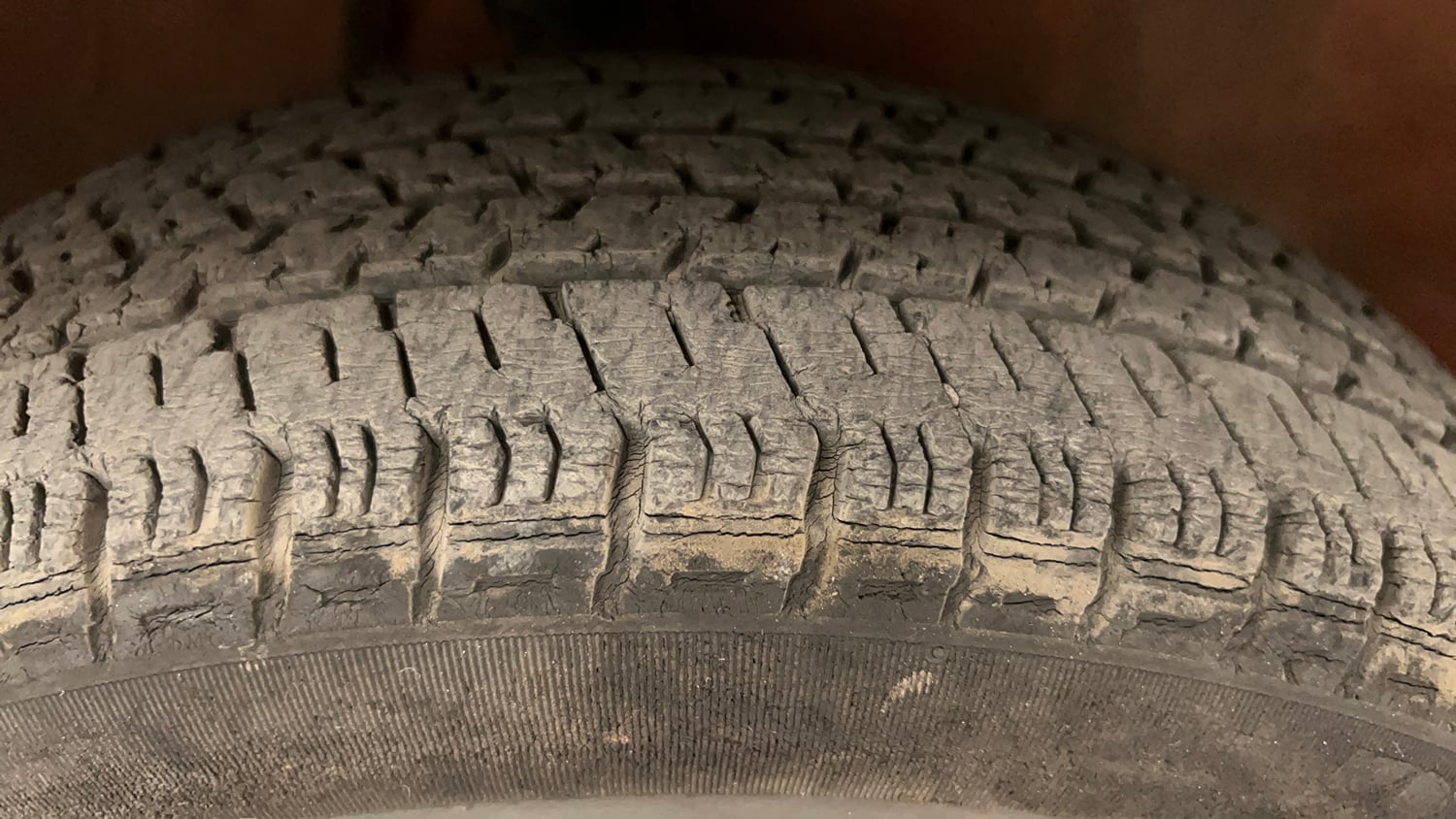 Used 2019 maruti-suzuki Alto K10 VXi (O) AMT Petrol Automatic tyres RIGHT FRONT TYRE TREAD VIEW