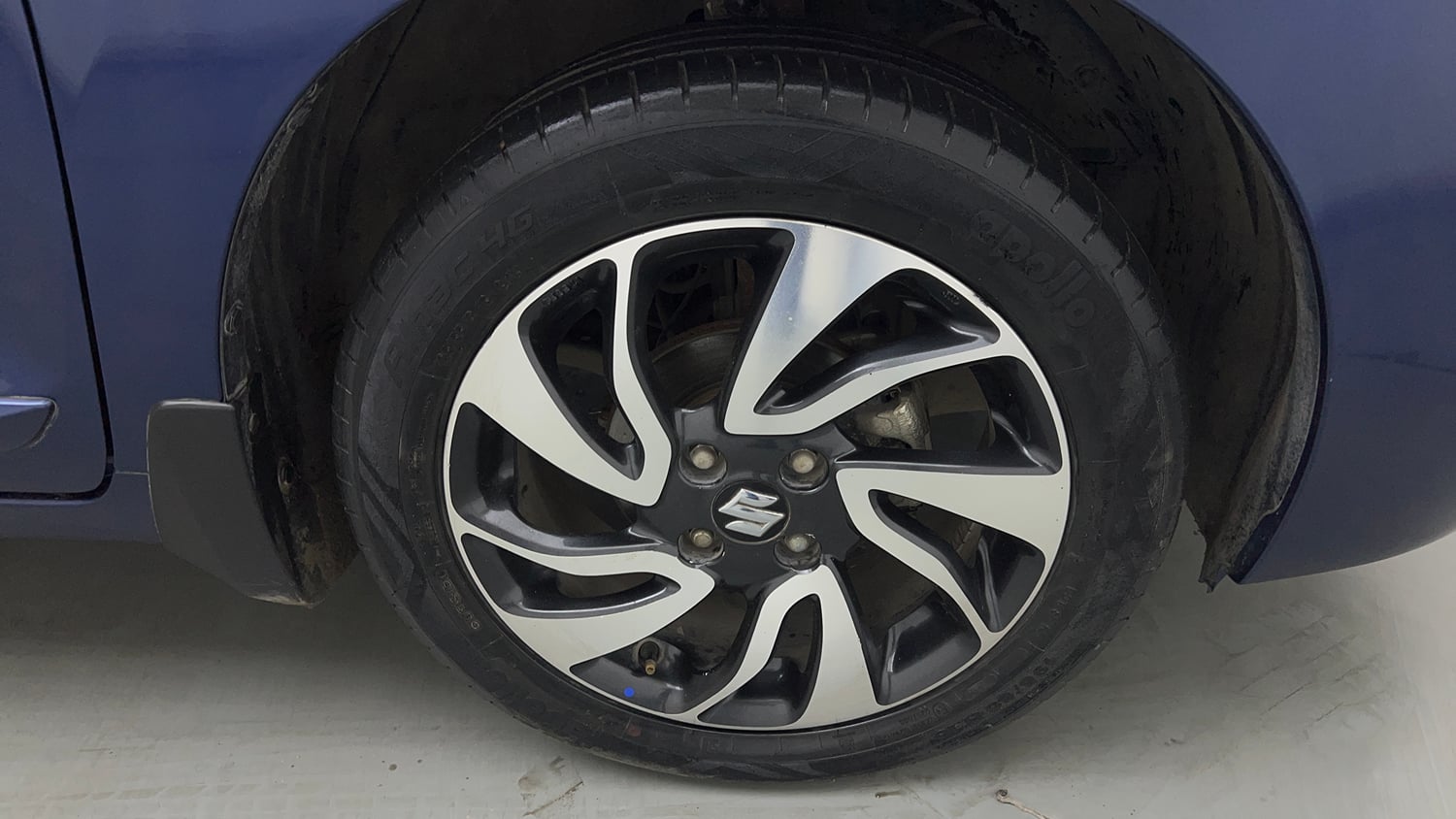 Used 2019 Maruti Suzuki Baleno Zeta Petrol Manual tyres RIGHT FRONT TYRE RIM VIEW