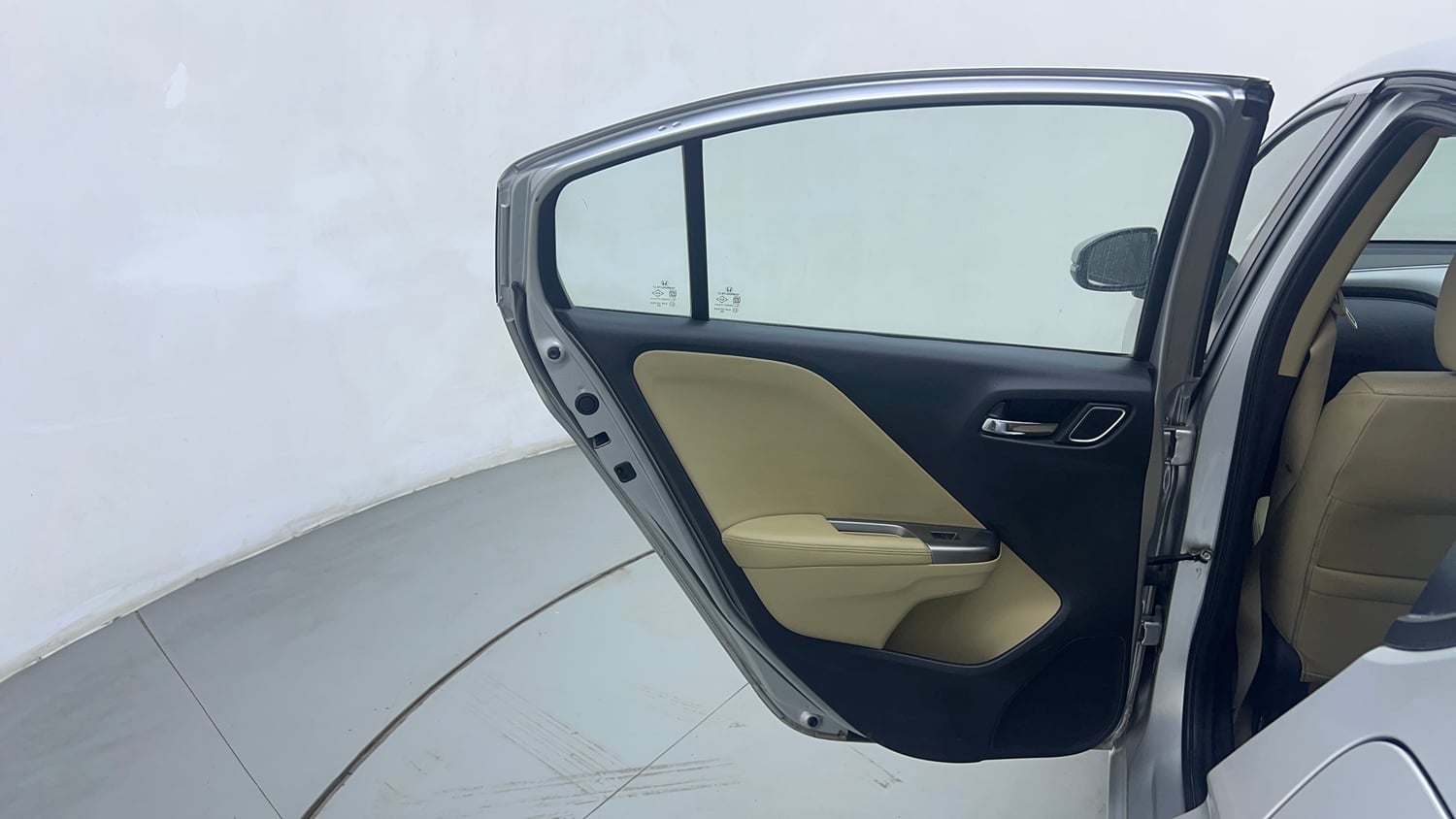 Used 2017 Honda City VX CVT Petrol Petrol Automatic interior LEFT REAR DOOR OPEN VIEW