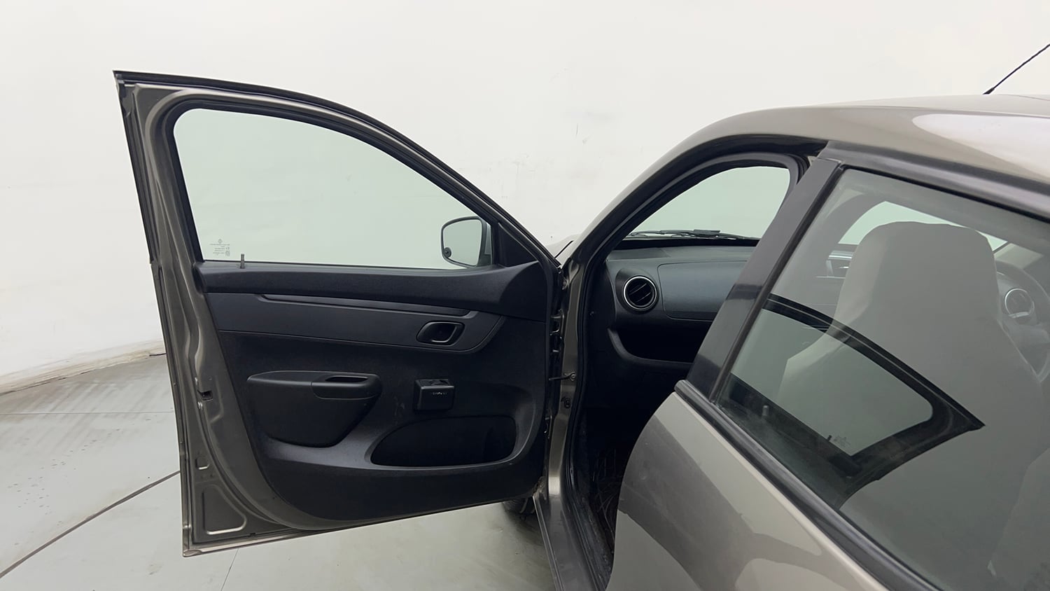 Used 2017 Renault Kwid 1.0 RXL AMT Petrol Automatic interior LEFT FRONT DOOR OPEN VIEW