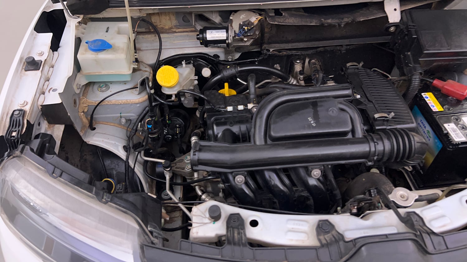 Used 2022 Renault Kwid RXL (O) 0.8 Petrol Manual engine ENGINE RIGHT SIDE VIEW