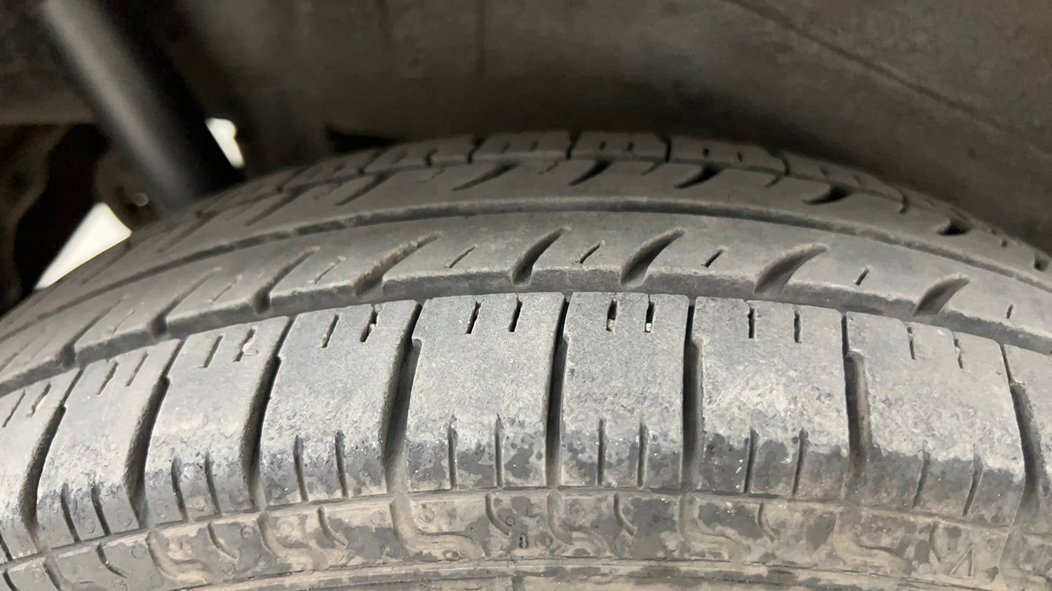 Used 2017 Maruti Suzuki Wagon R LXI CNG Cng Manual tyres RIGHT REAR TYRE TREAD VIEW