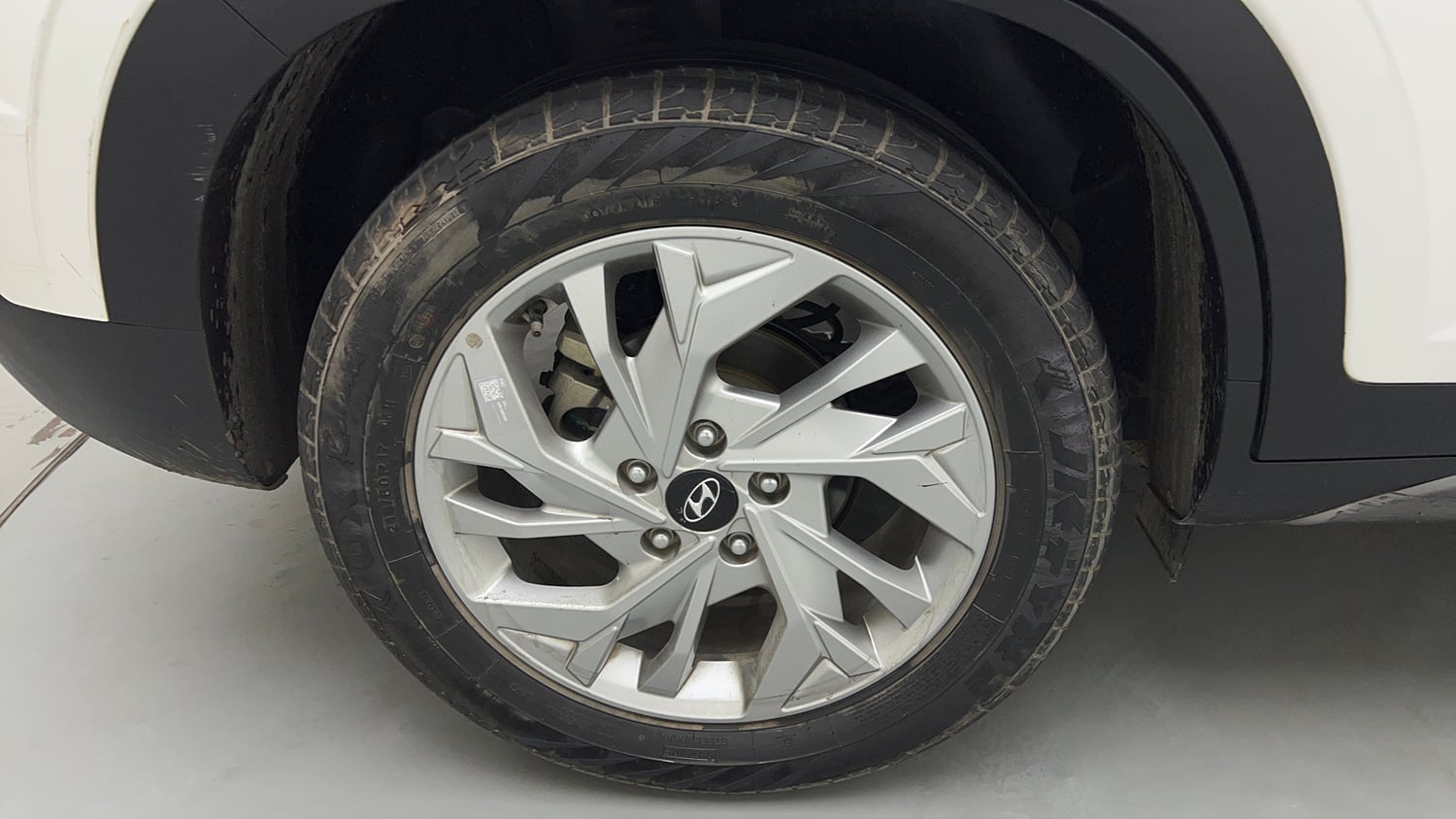 Used 2023 Hyundai Creta SX 1.5 Petrol IVT Petrol Automatic tyres RIGHT REAR TYRE RIM VIEW