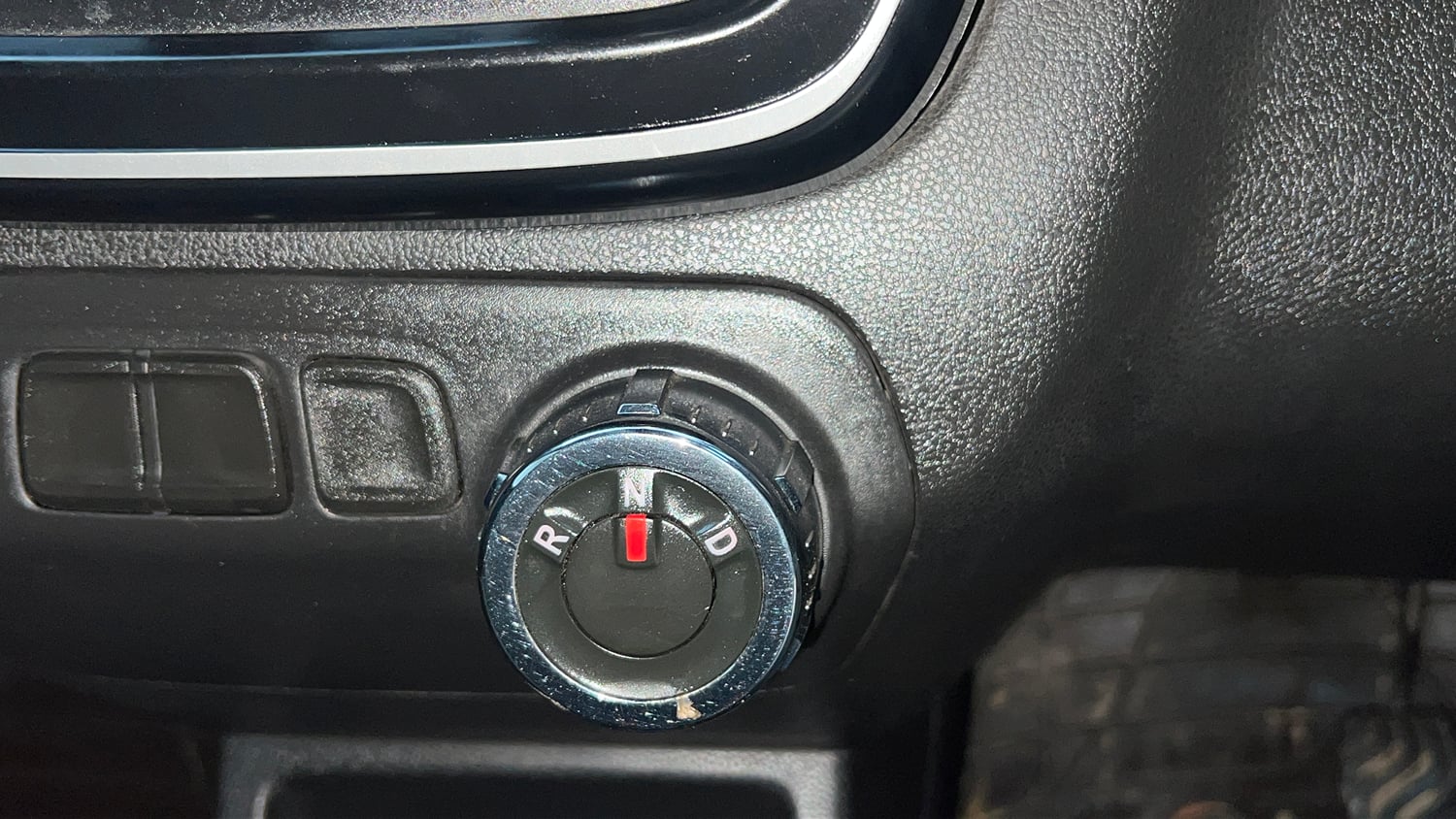 Used 2017 Renault Kwid 1.0 RXL AMT Petrol Automatic interior GEAR  KNOB VIEW