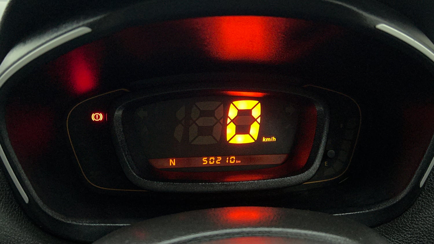 Used 2017 Renault Kwid 1.0 RXL AMT Petrol Automatic interior CLUSTERMETER VIEW
