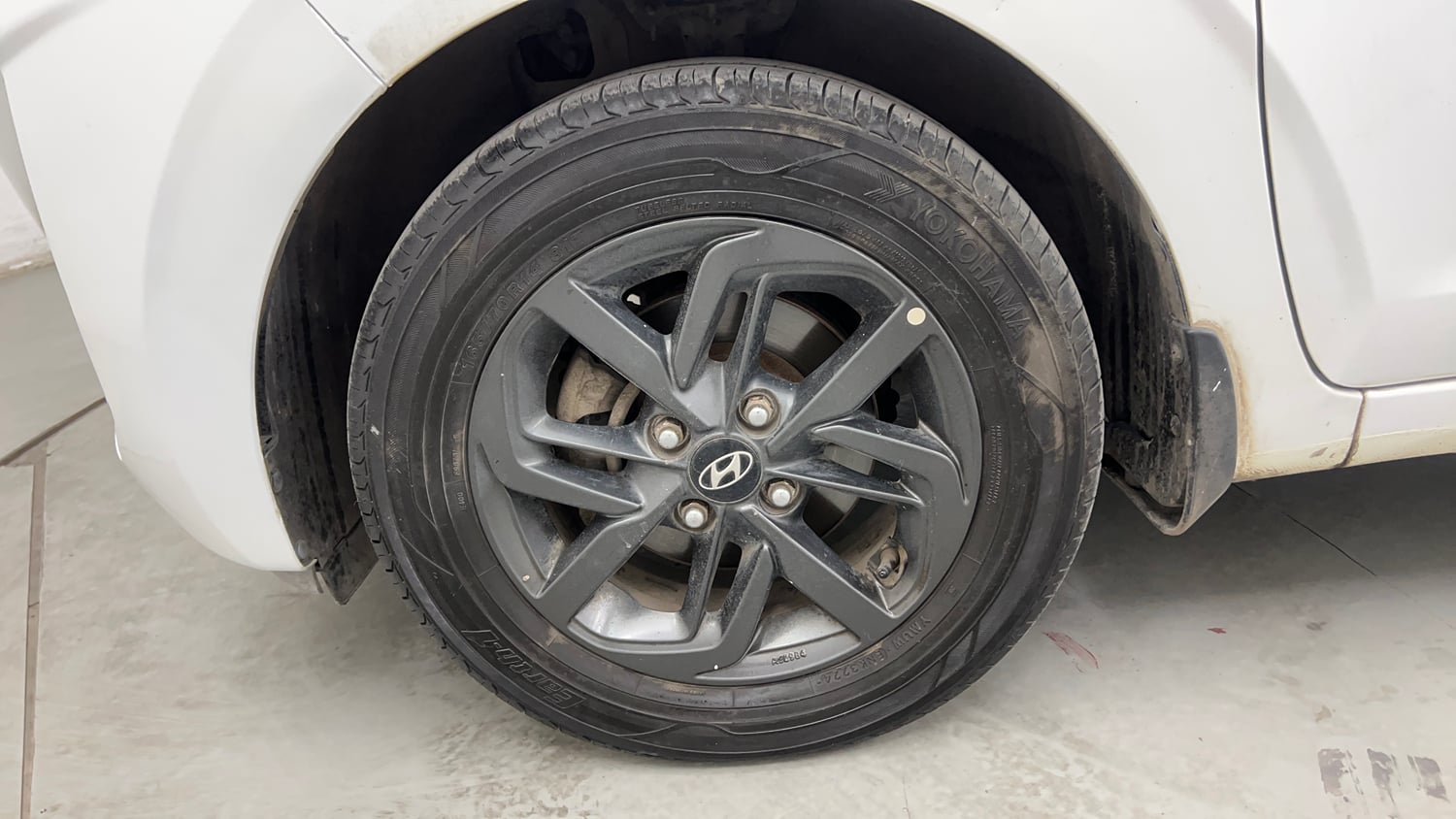 Used 2020 Hyundai Grand i10 Nios Sportz AMT 1.2 Kappa VTVT Petrol Automatic tyres LEFT FRONT TYRE RIM VIEW