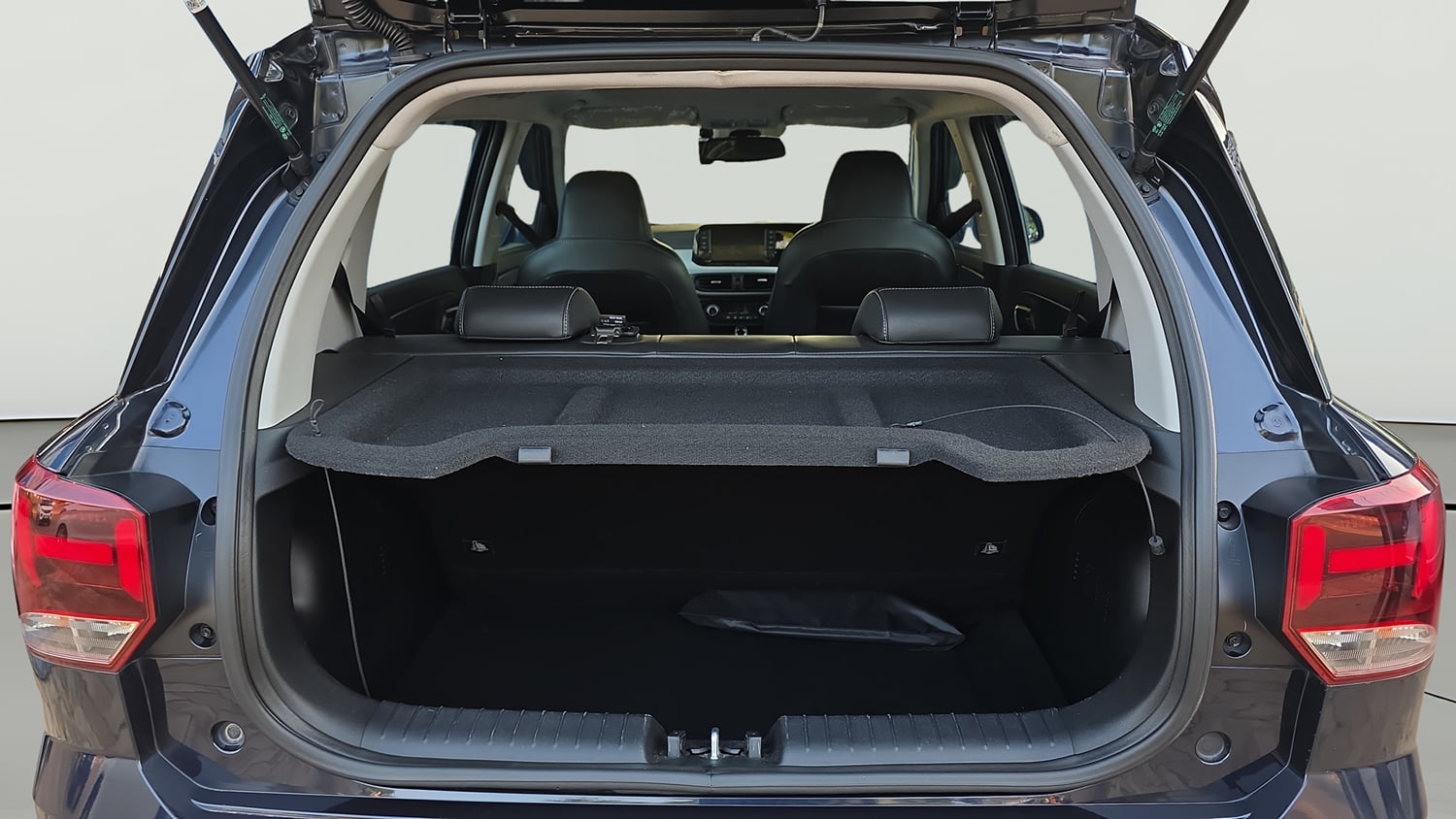 Used 2023 Hyundai Exter SX (O) Connect 1.2 AMT Petrol Automatic interior DICKY INSIDE VIEW