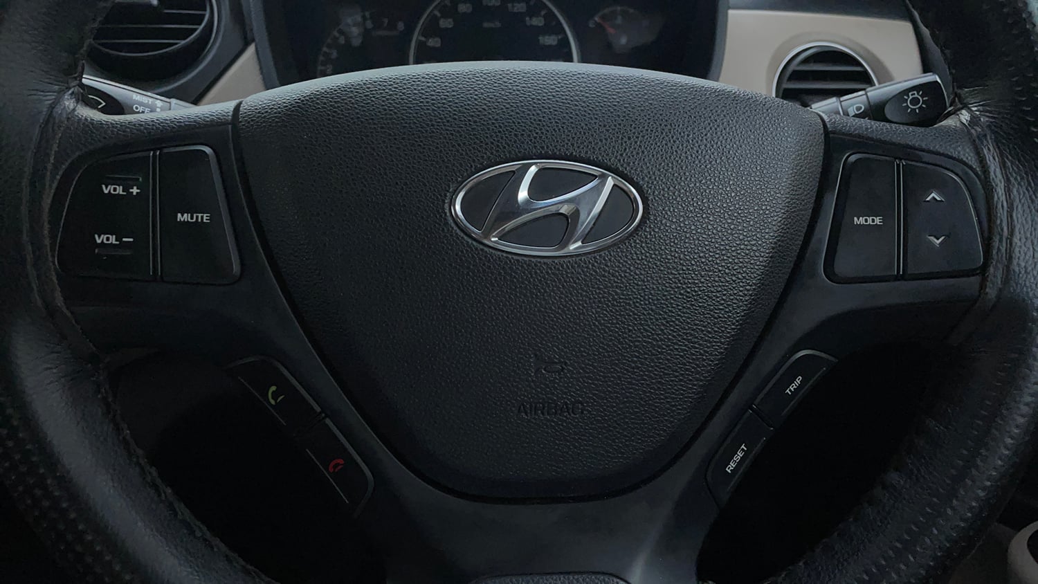 Used 2019 Hyundai Grand i10 Magna 1.2 Kappa VTVT Petrol Manual top_features Airbags