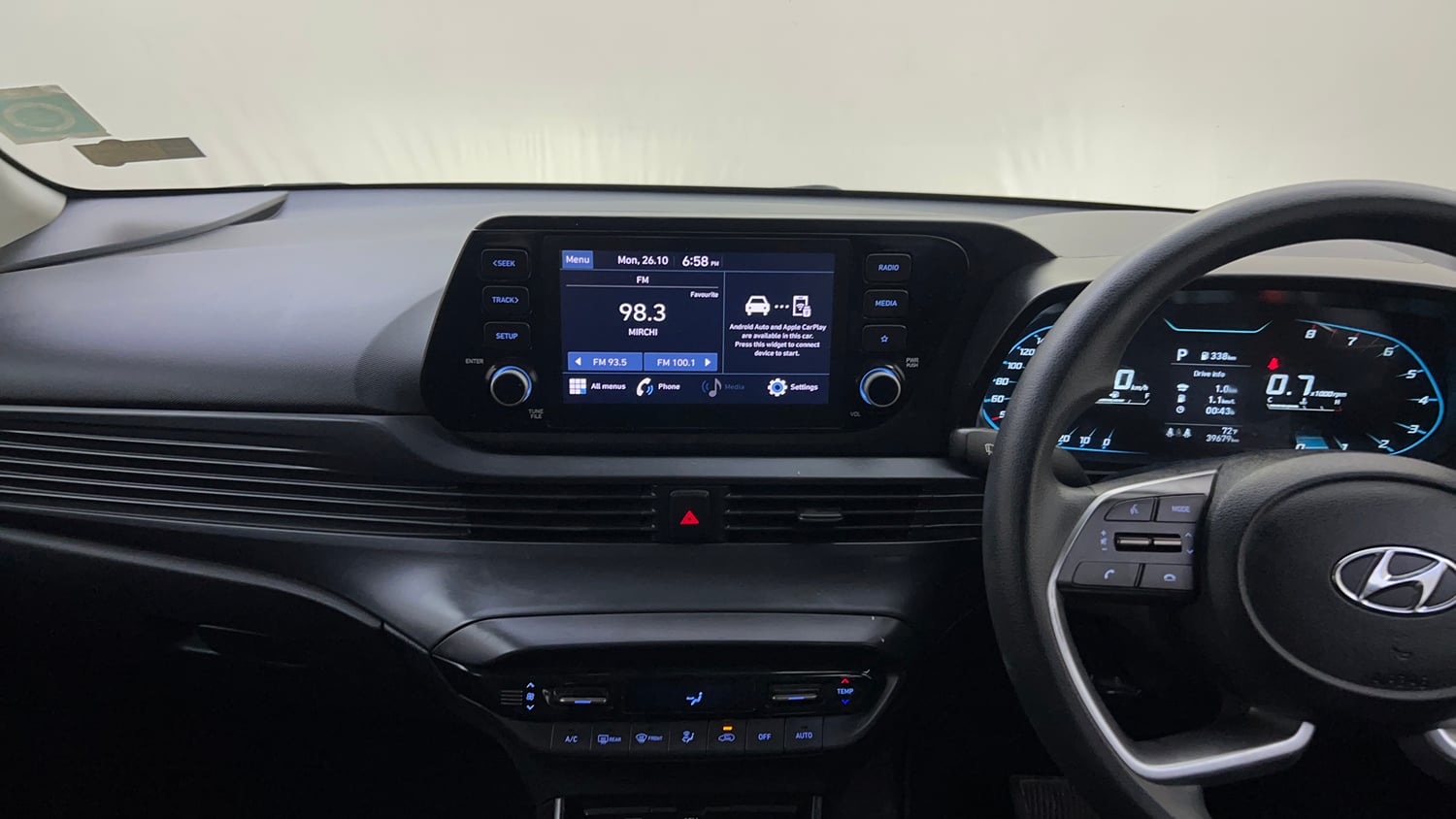 Used 2023 Hyundai i20 Sportz 1.2 IVT Petrol Automatic interior MUSIC SYSTEM & AC CONTROL VIEW