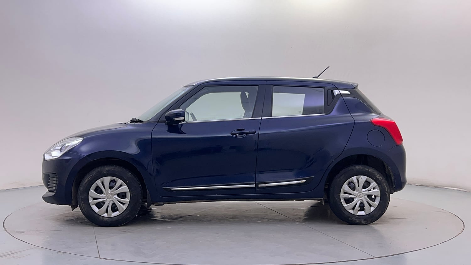 Used 2019 Maruti Suzuki Swift VXi AMT Petrol Automatic exterior LEFT SIDE VIEW