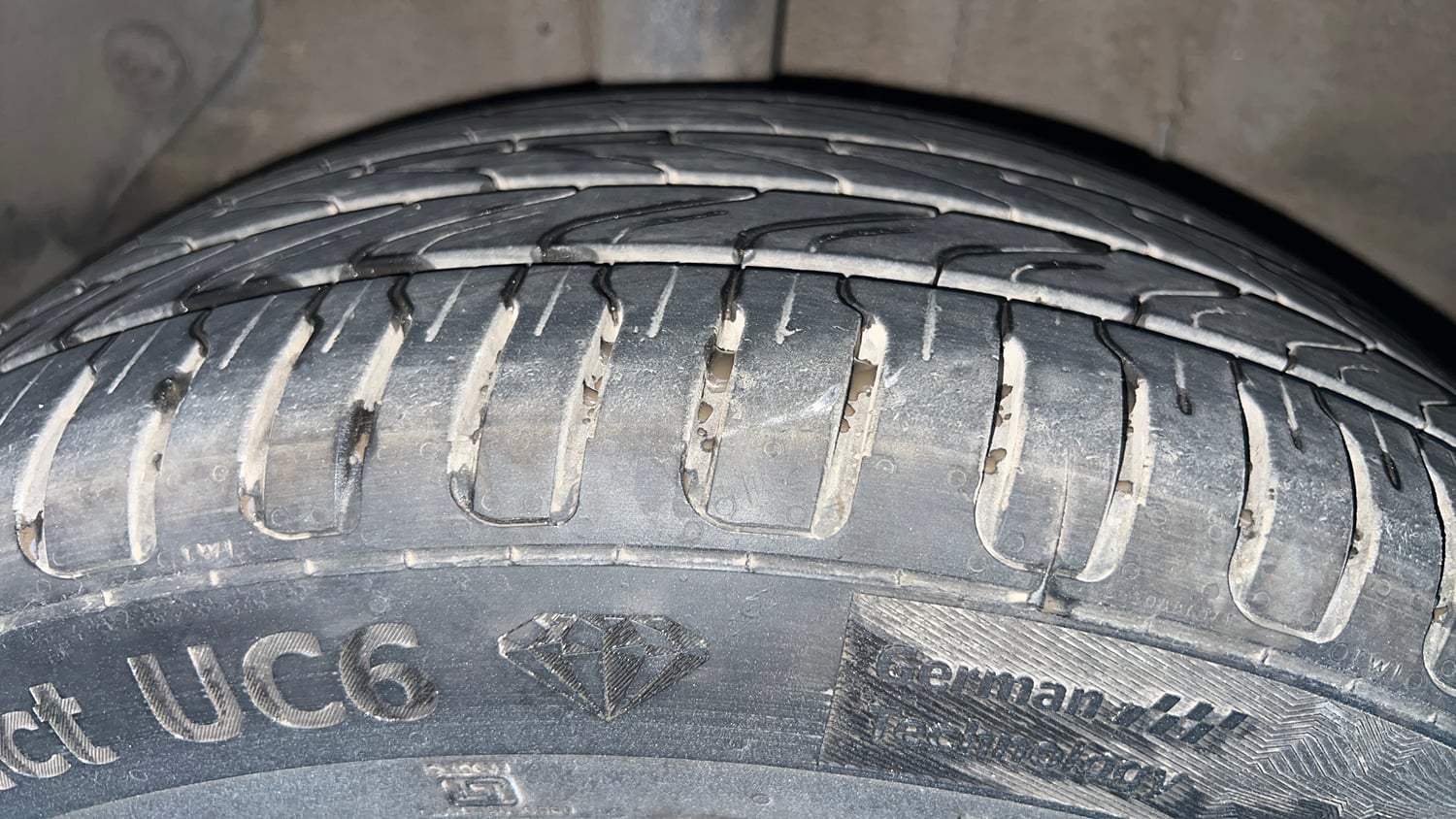 Used 2017 Hyundai Elite i20 Asta 1.2 (O) Petrol Manual tyres RIGHT REAR TYRE TREAD VIEW