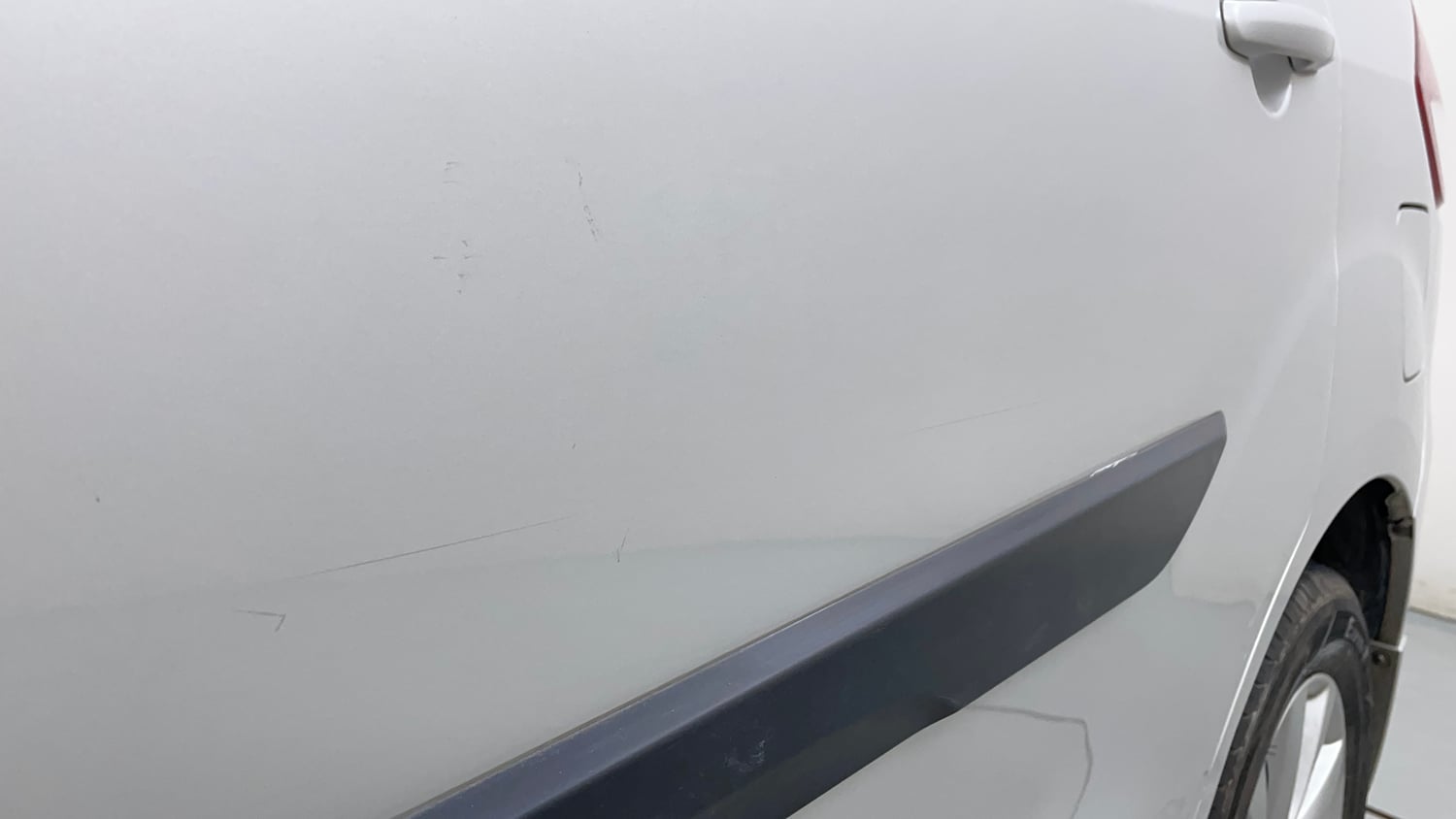 Used 2014 Maruti Suzuki Ertiga ZXi Petrol Manual dents MINOR SCRATCH