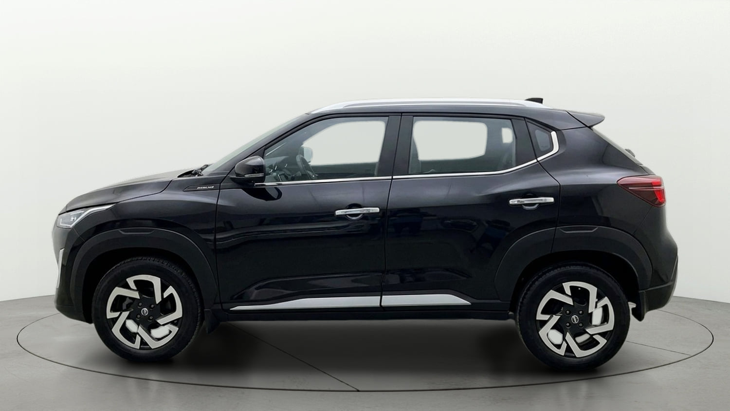 Used 2022 Nissan Magnite XV Premium Turbo CVT Petrol Automatic exterior LEFT SIDE VIEW