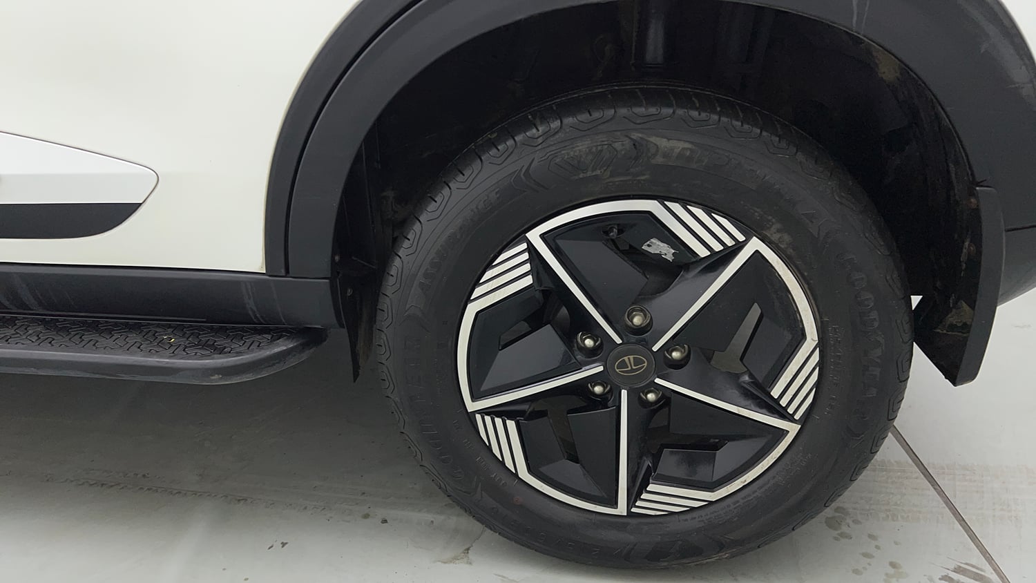 Used 2024 Tata Nexon Fearless 1.2 Revotron Petrol 6MT DT Petrol Manual tyres LEFT REAR TYRE RIM VIEW