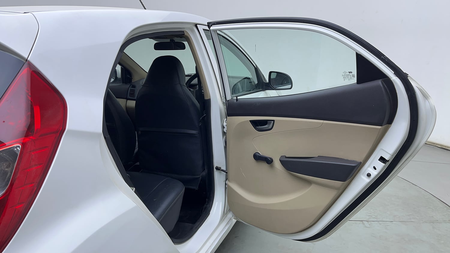 Used 2013 Hyundai Eon Sportz Petrol Manual interior RIGHT REAR DOOR OPEN VIEW