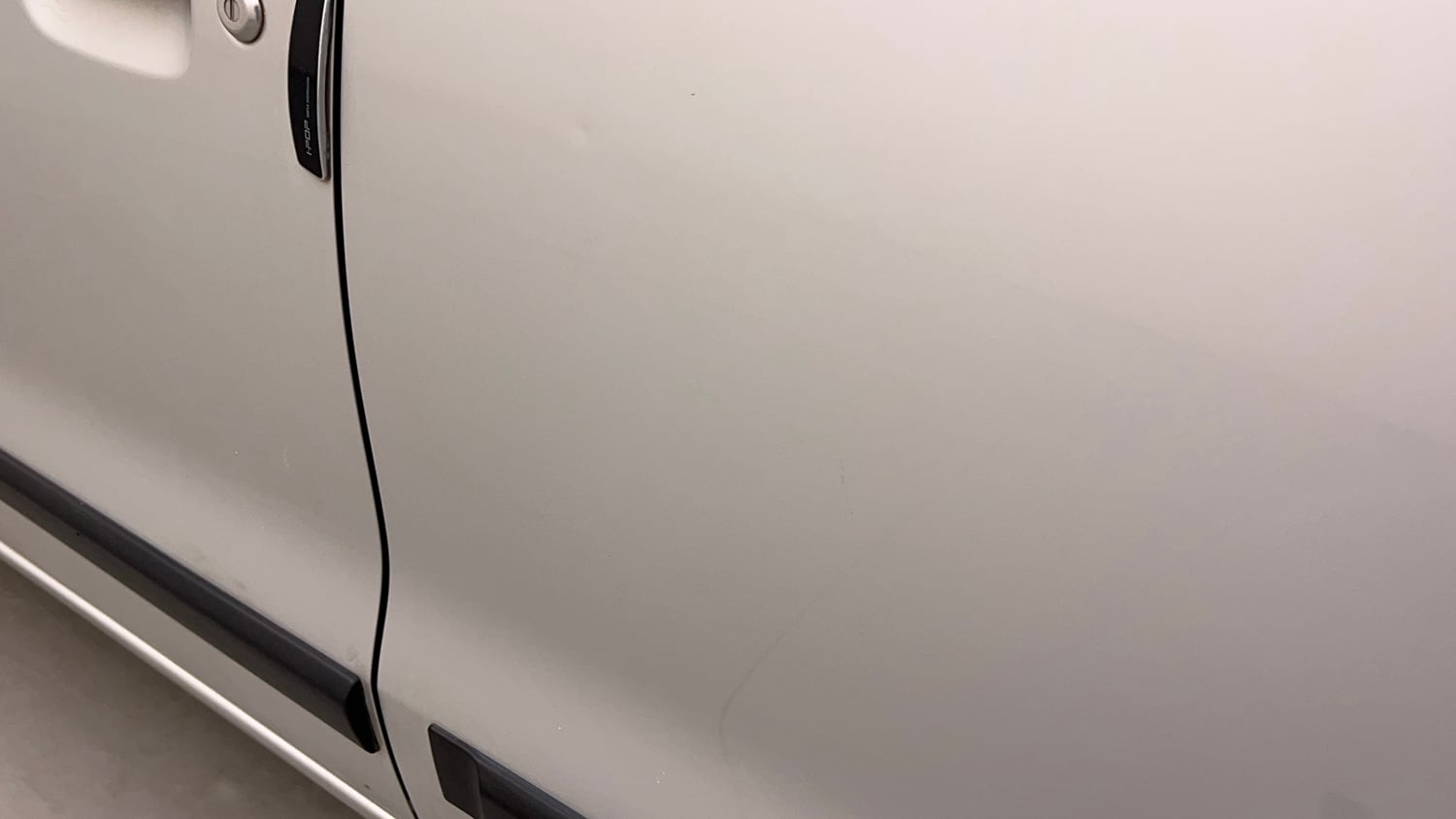 Used 2017 Maruti Suzuki Wagon R VXI Petrol Manual dents MINOR SCRATCH