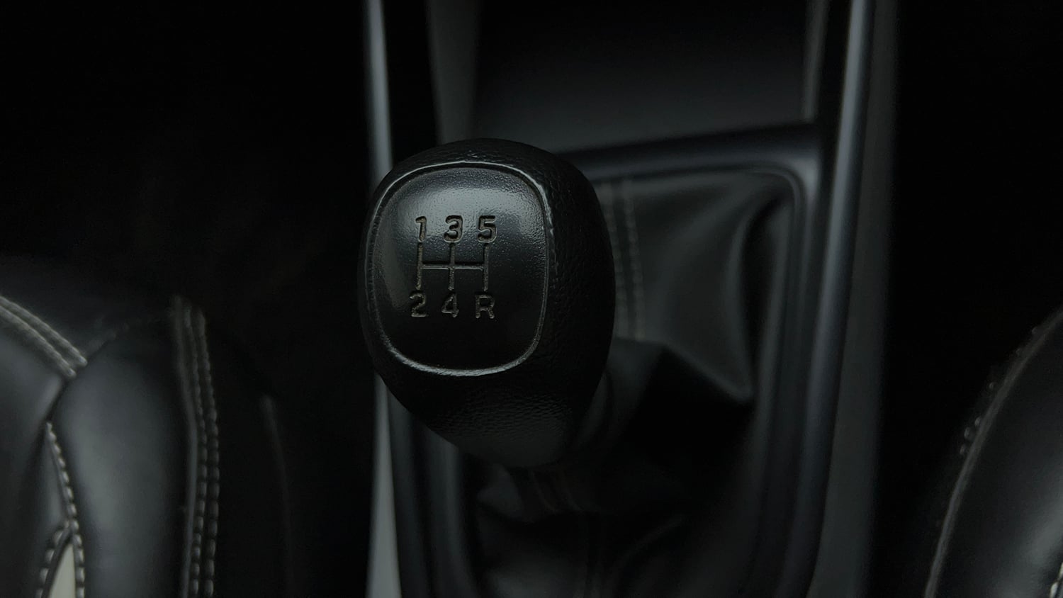 Used 2024 Hyundai New i20 Sportz 1.2 MT Petrol Manual interior GEAR  KNOB VIEW