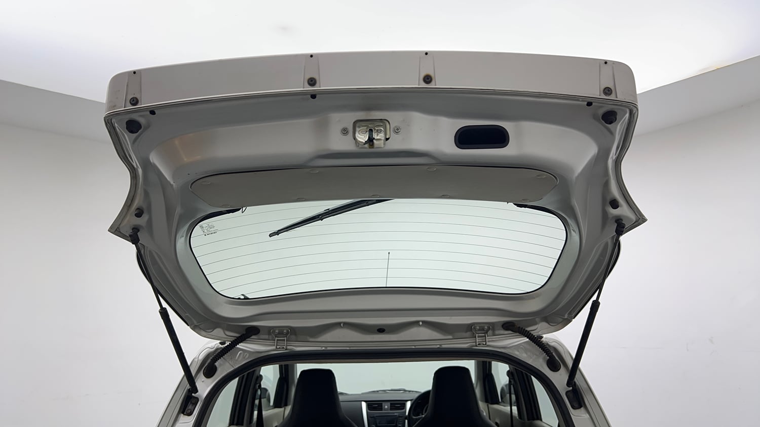 Used 2018 Maruti Suzuki Celerio ZXi AMT Petrol Automatic interior DICKY DOOR OPEN VIEW
