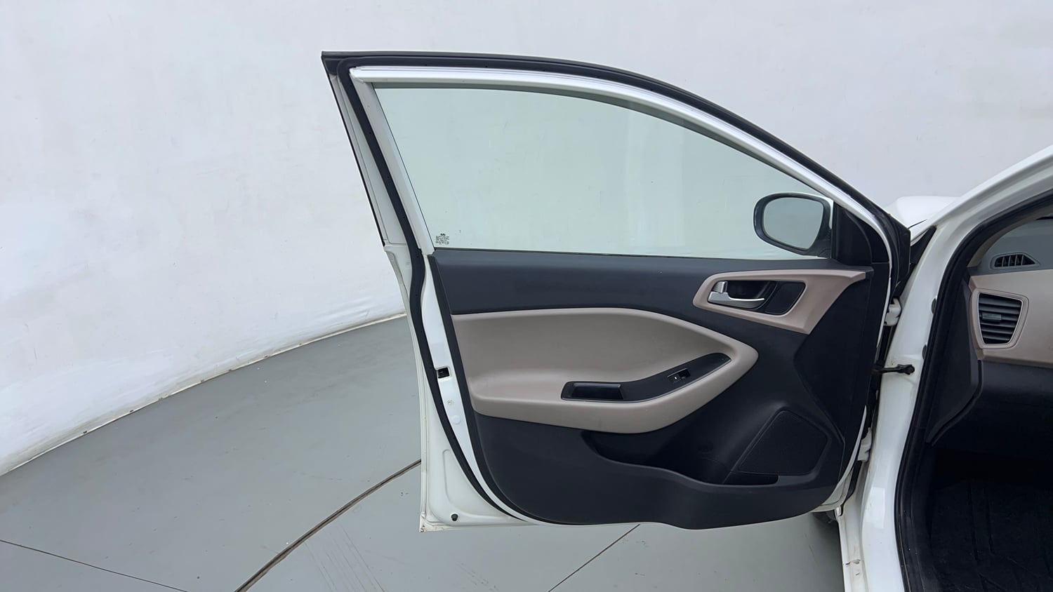 Used 2017 Hyundai Elite i20 Asta 1.2 (O) Petrol Manual interior LEFT FRONT DOOR OPEN VIEW