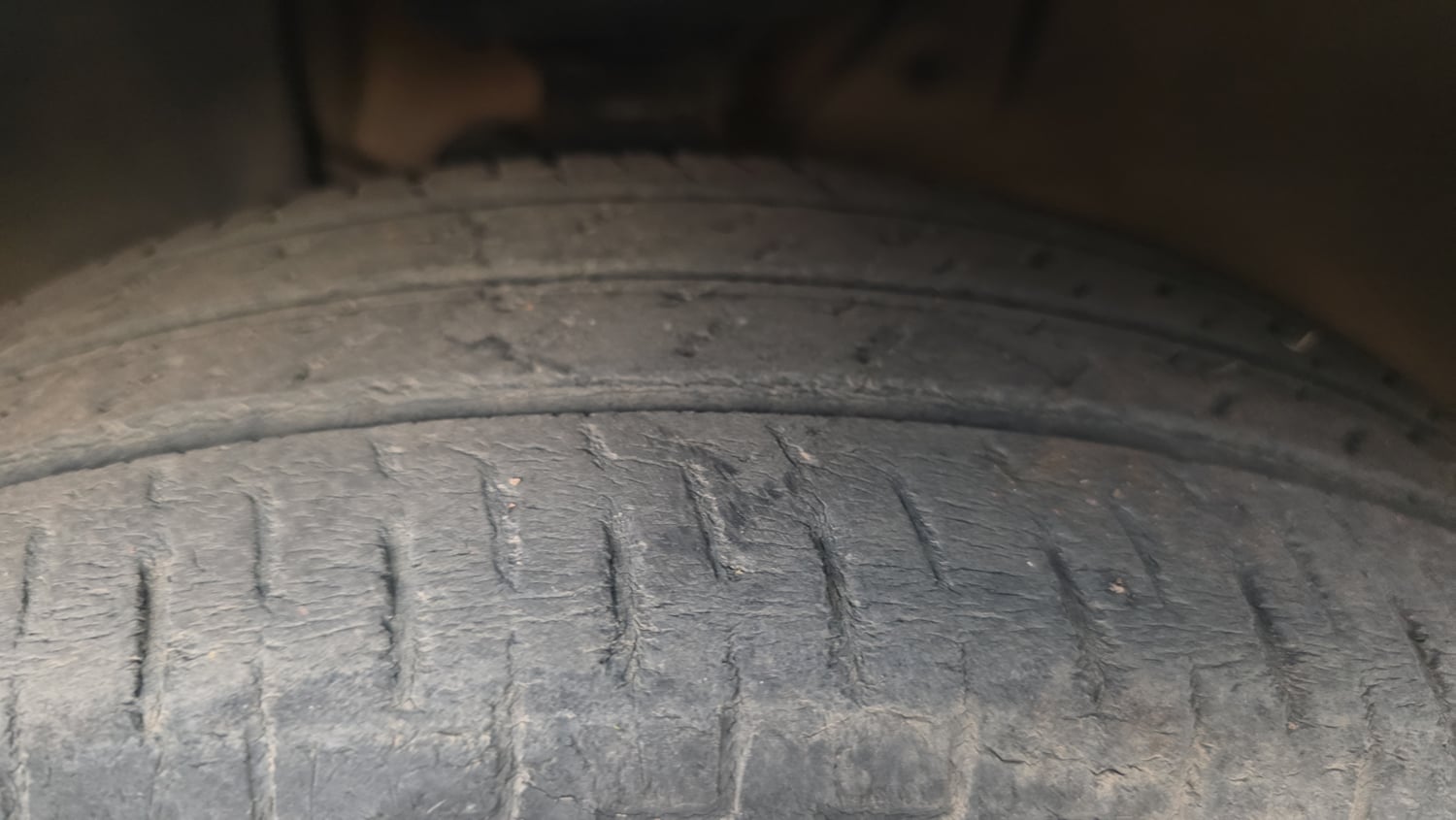 Used 2019 Maruti Suzuki Ignis Alpha 1.2 AMT Petrol Automatic tyres LEFT FRONT TYRE TREAD VIEW