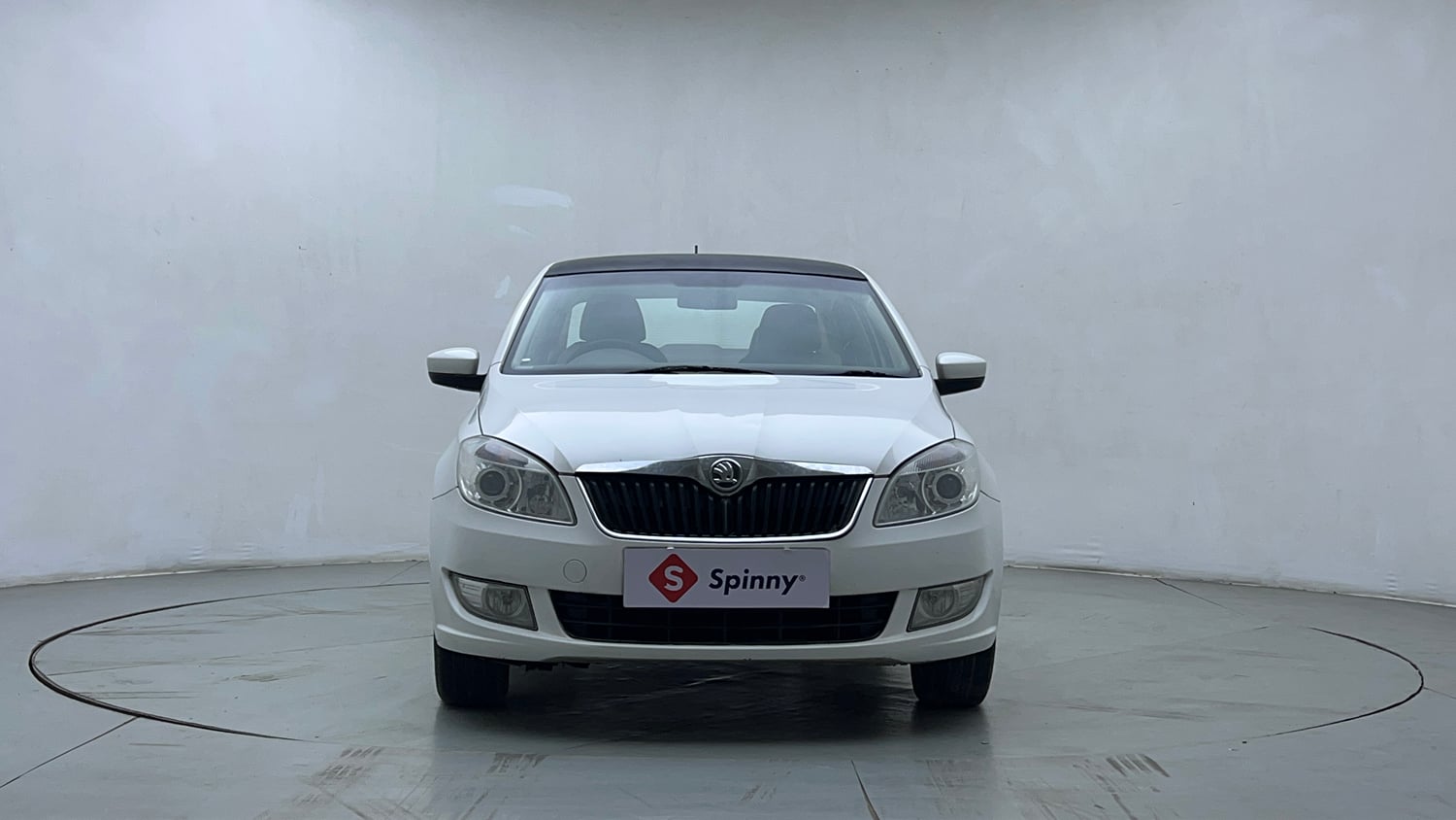 Used 2014 Skoda Rapid 1.6 MPI Elegance Petrol Manual exterior FRONT VIEW