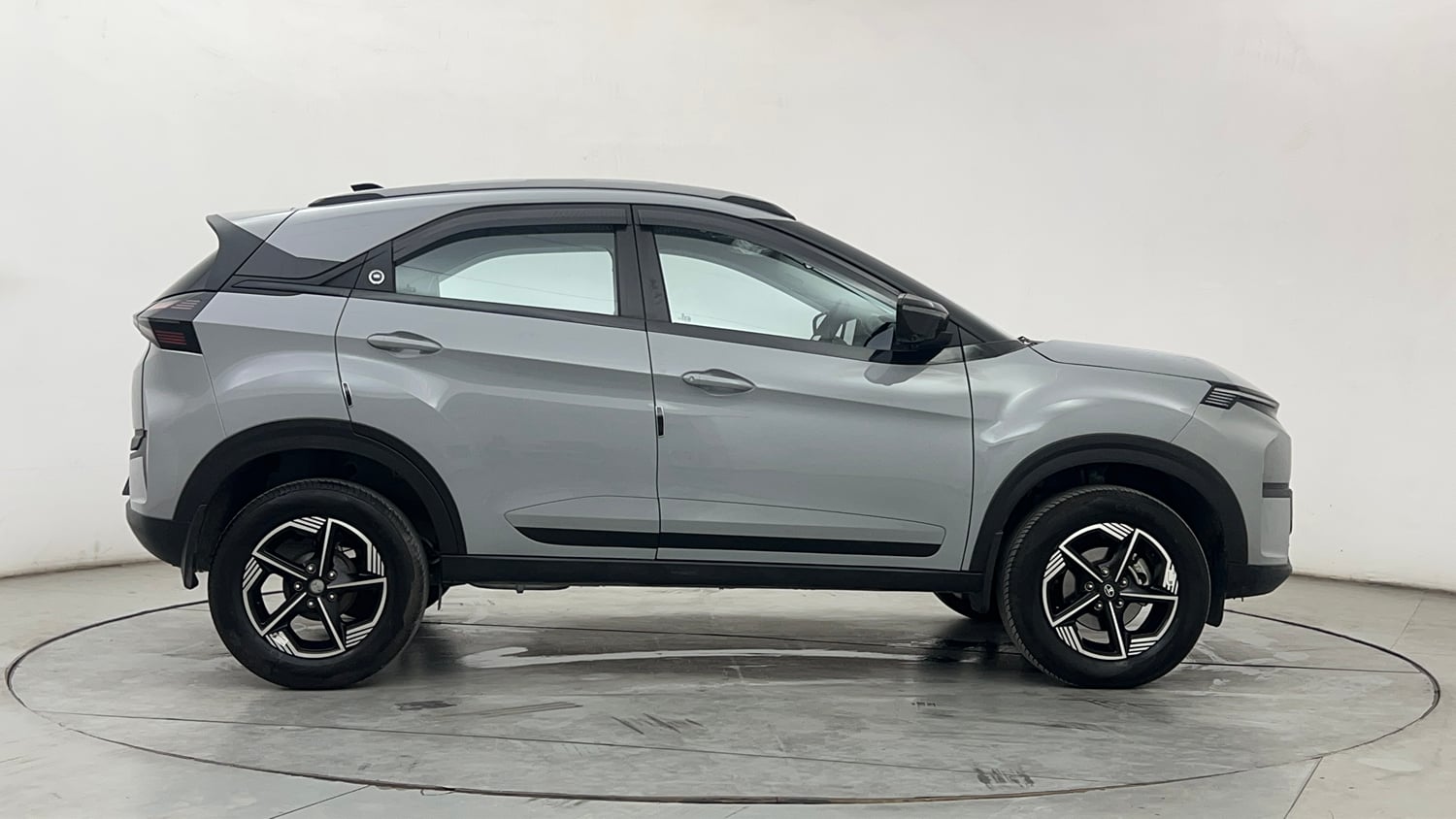 Used 2026 Tata Nexon Creative 1.2 Petrol 6MT Petrol Manual exterior RIGHT SIDE VIEW
