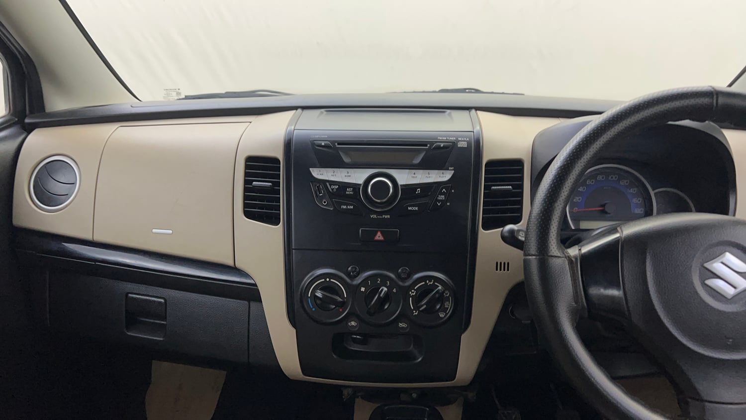 Used 2017 Maruti Suzuki Wagon R VXI Petrol Manual interior MUSIC SYSTEM & AC CONTROL VIEW