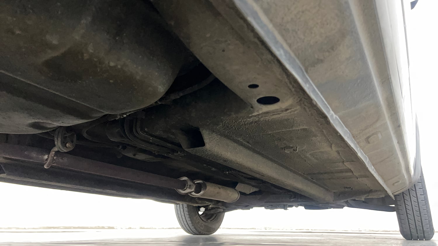 Used 2016 Renault Kwid RXT Petrol Manual extra REAR RIGHT UNDERBODY VIEW
