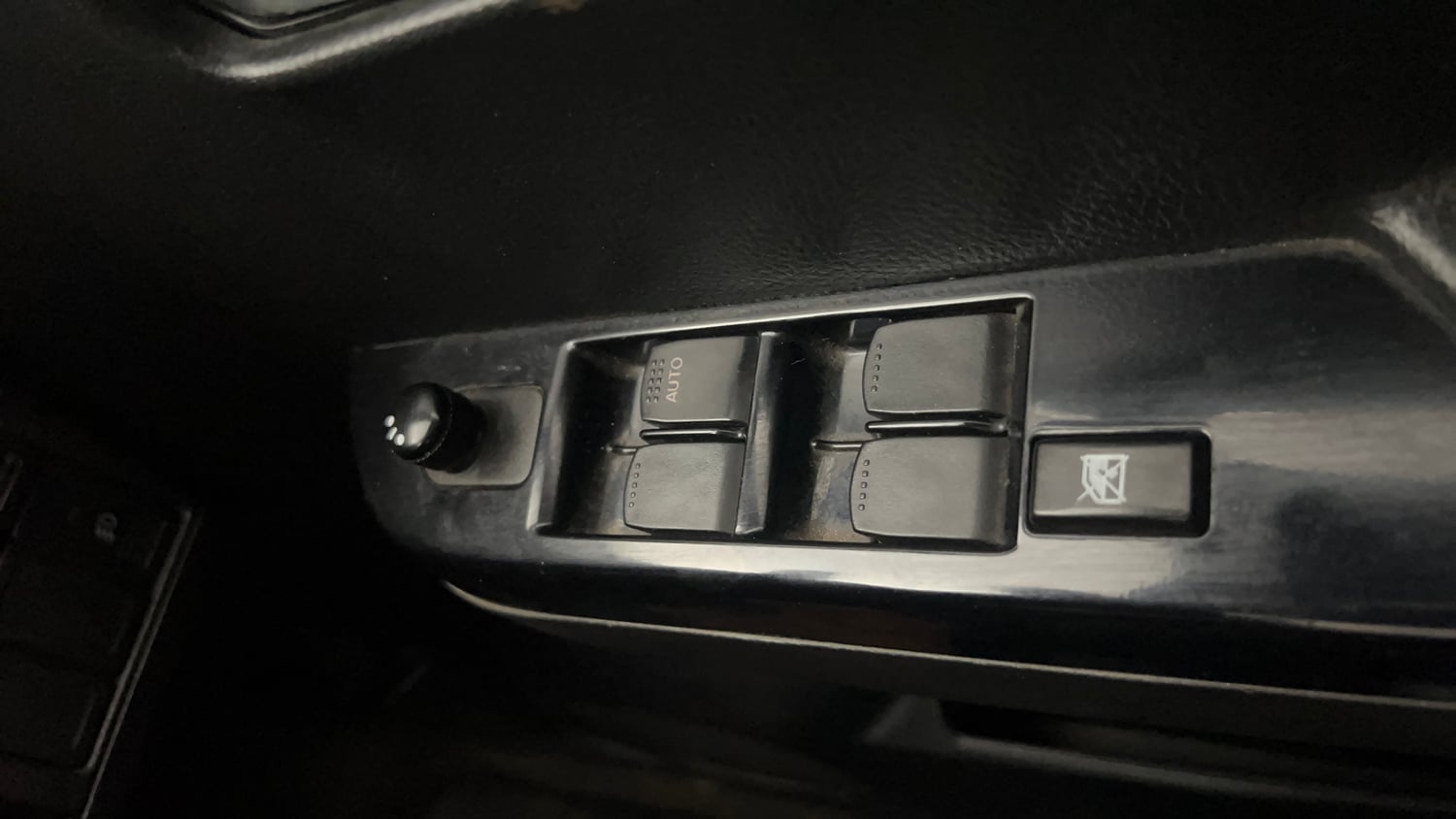 Used 2013 Maruti Suzuki Wagon R Stingray VXi Petrol Manual top_features Power windows