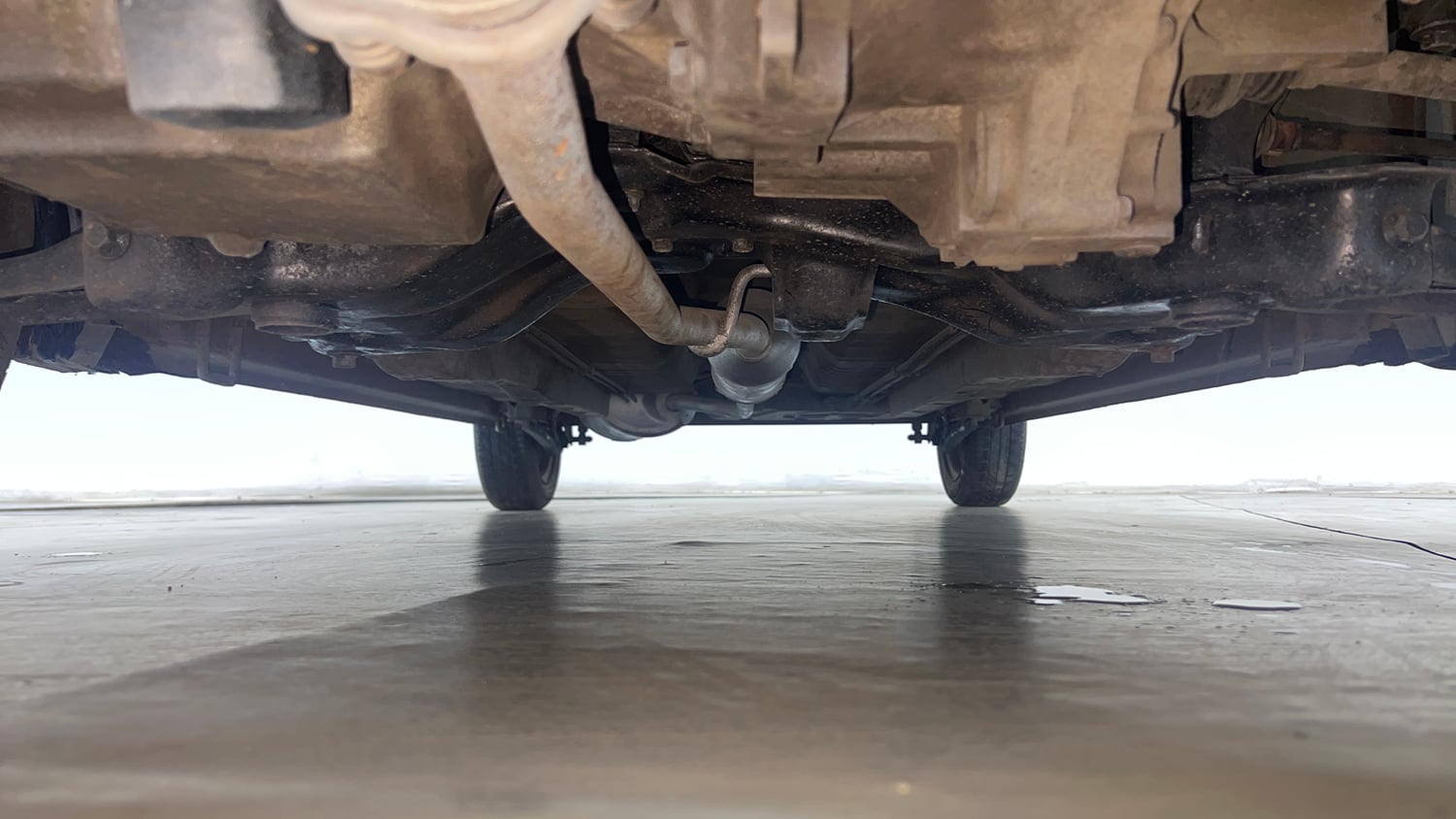 Used 2014 Maruti Suzuki Wagon R VXI Petrol Manual extra FRONT LEFT UNDERBODY VIEW