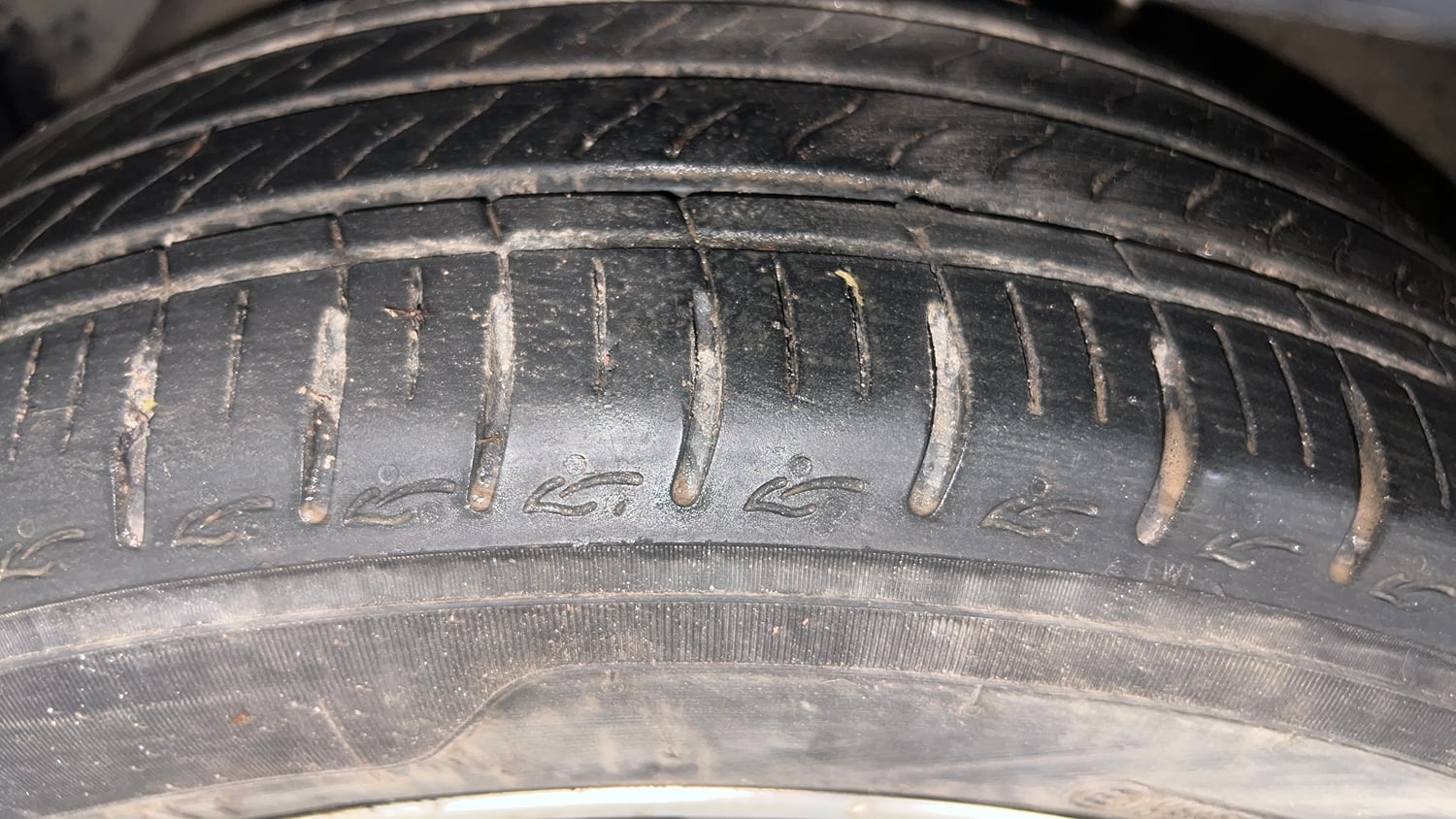 Used 2021 Hyundai Grand i10 Nios Asta AMT 1.2 Kappa VTVT Petrol Automatic tyres LEFT FRONT TYRE TREAD VIEW