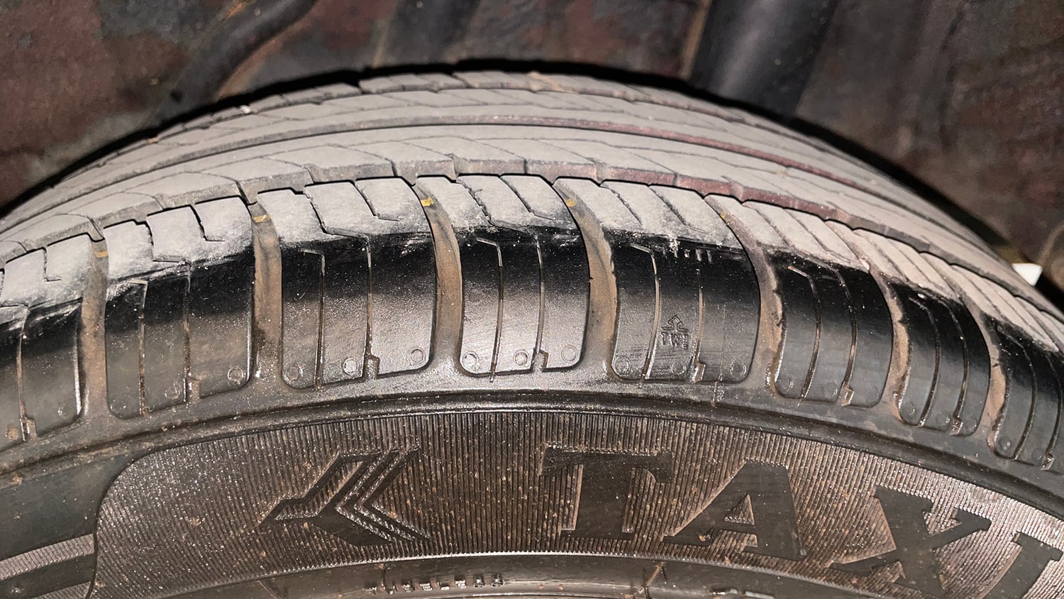 Used 2016 Honda Amaze 1.2 S AT i-VTEC Petrol Automatic tyres LEFT REAR TYRE TREAD VIEW