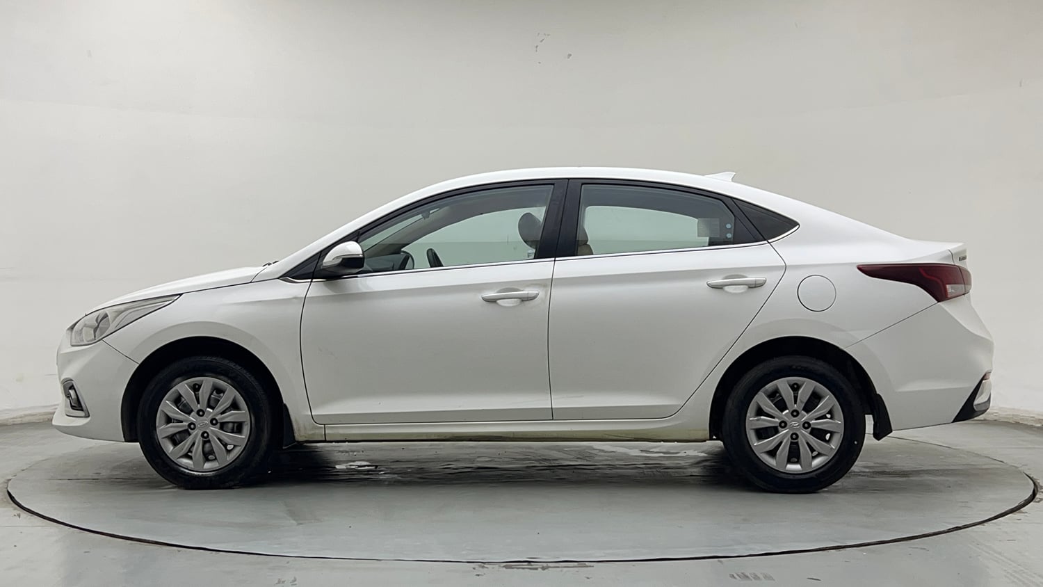 Used 2019 Hyundai Verna EX 1.4 VTVT Petrol Manual exterior LEFT SIDE VIEW