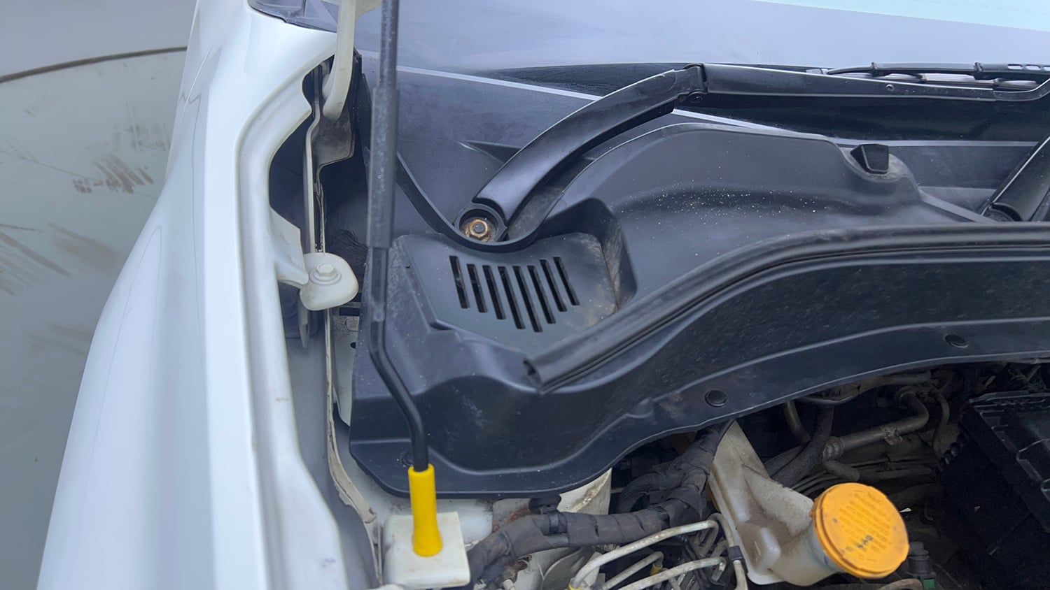 Used 2021 Tata Punch Accomplished Dazzle Pack MT Petrol Manual engine ENGINE RIGHT SIDE HINGE & APRON VIEW
