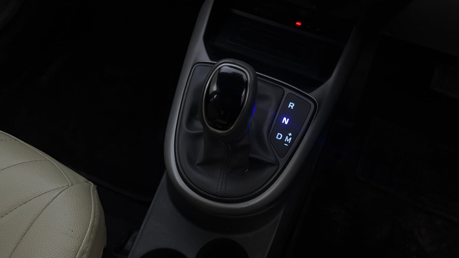 Used 2021 Hyundai Grand i10 Nios Asta AMT 1.2 Kappa VTVT Petrol Automatic interior GEAR  KNOB VIEW